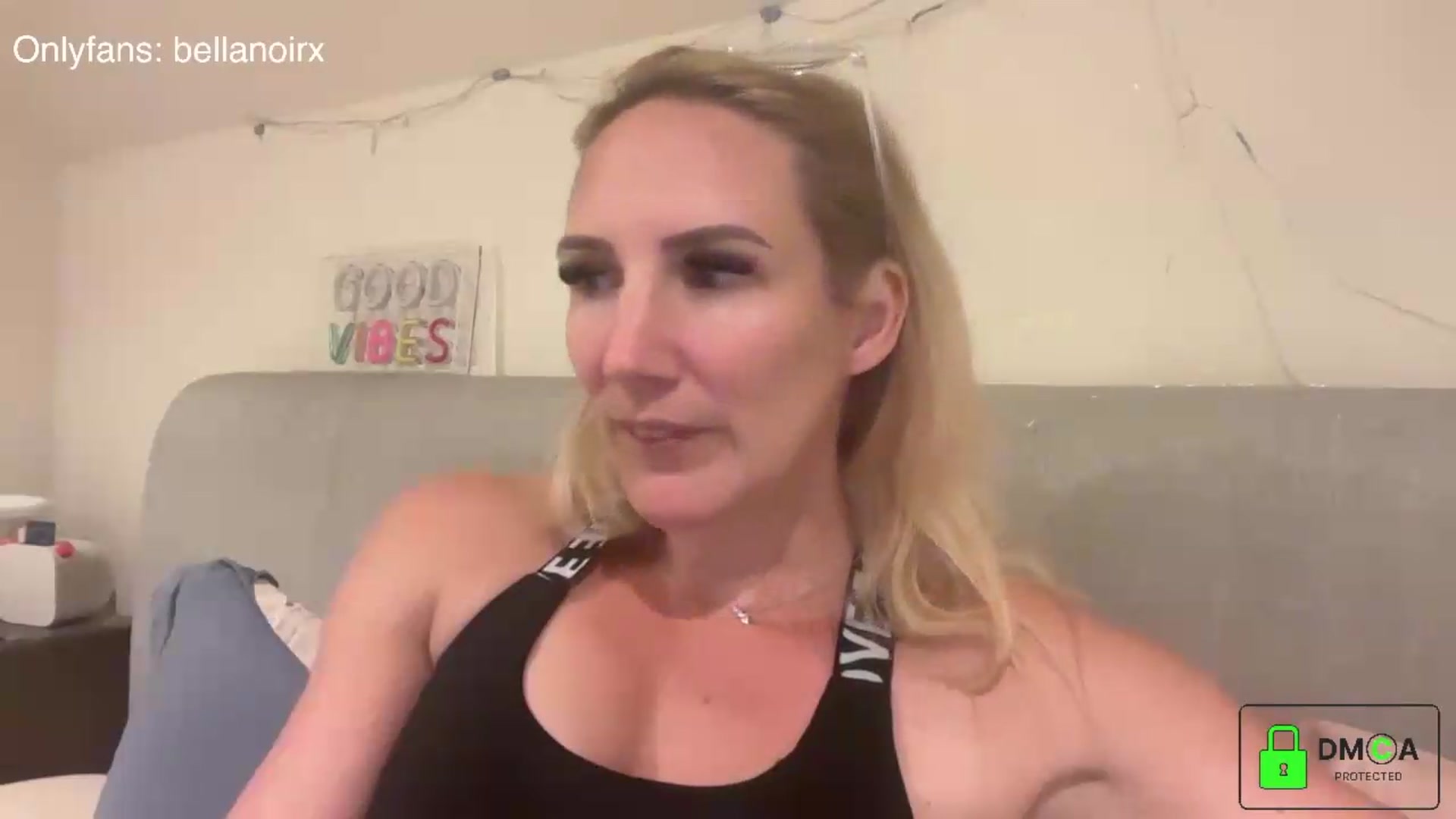 Gallery image thumbnail from Bellanoirxx's myfreecams stream on, 08/27/2026, 21:41 image 12 of 20
