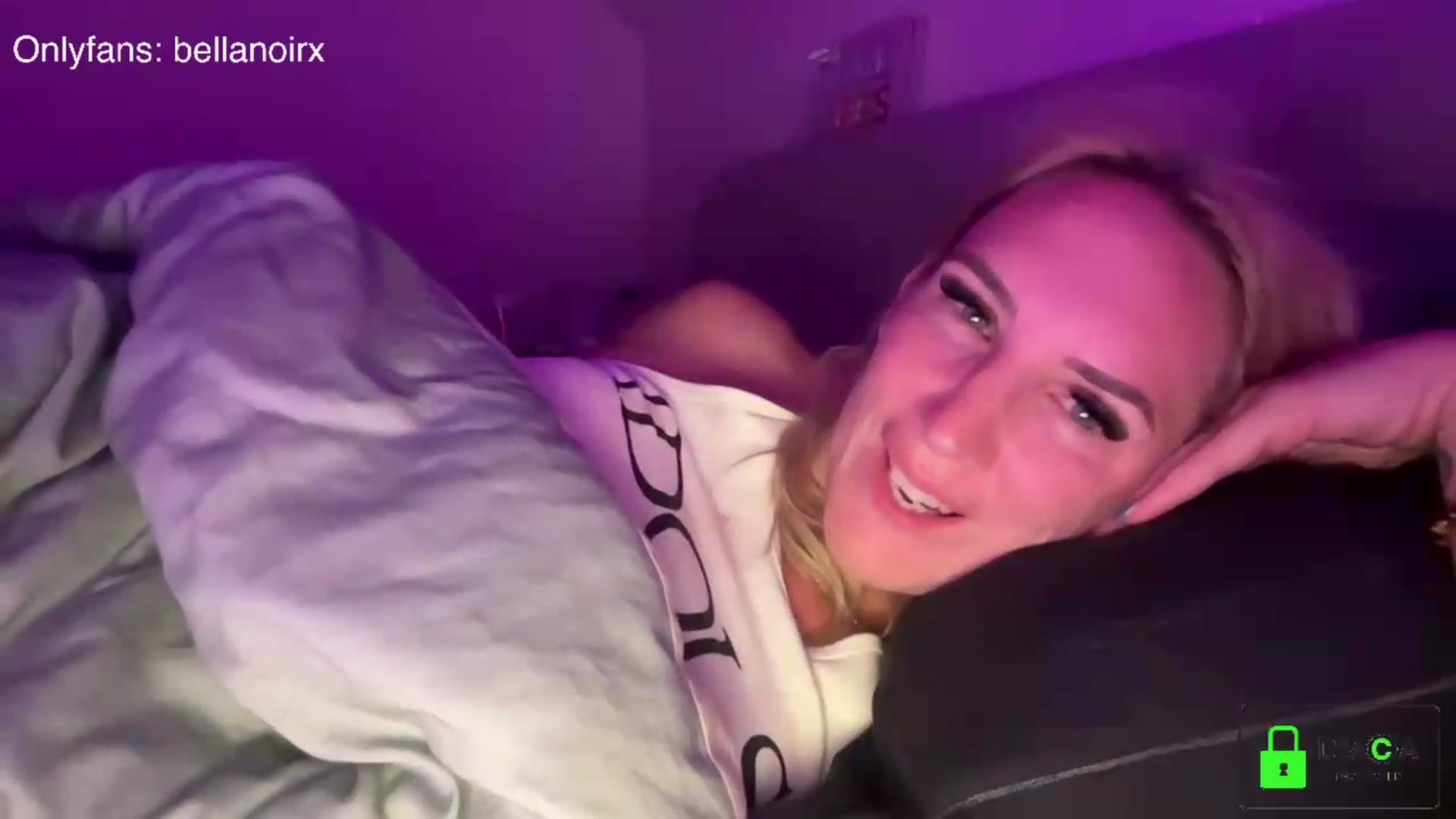 Gallery image thumbnail from Bellanoirxx's myfreecams stream on, 08/31/2026, 24:51 image 14 of 20