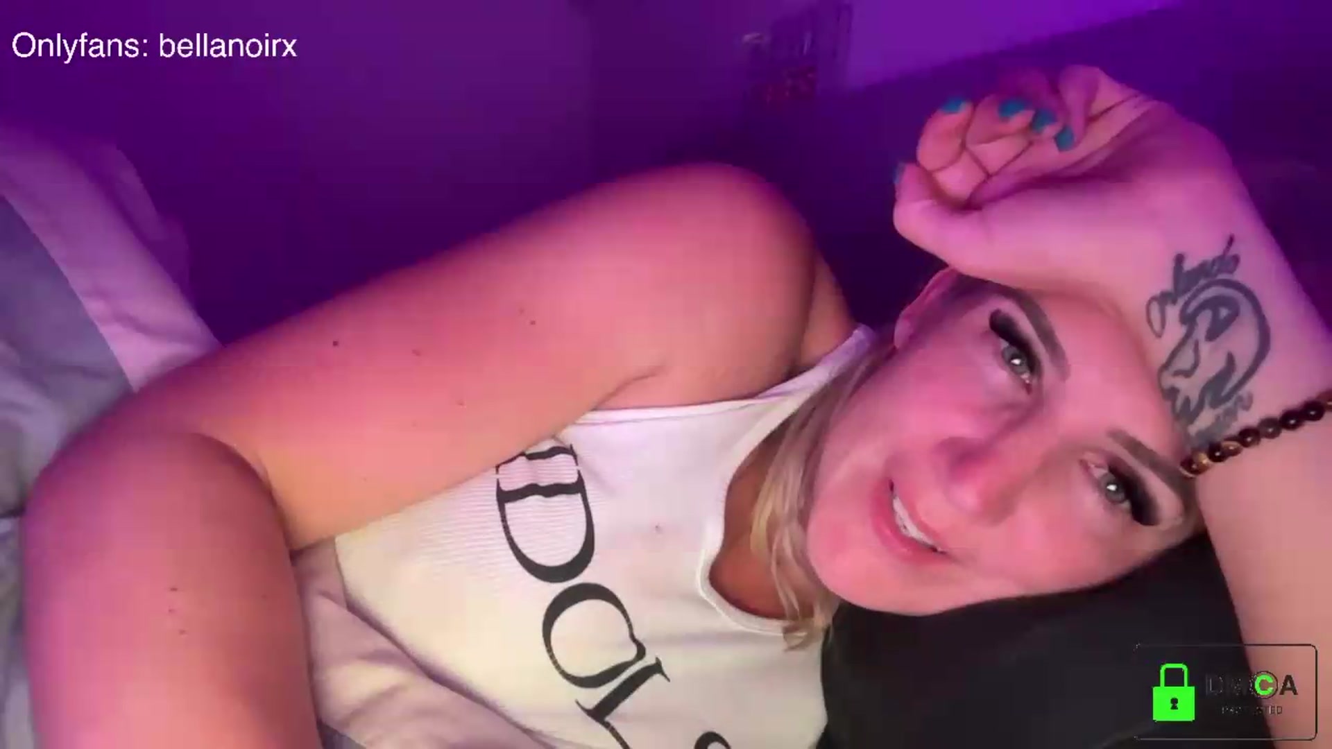 Gallery image thumbnail from Bellanoirxx's myfreecams stream on, 08/31/2026, 24:51 image 18 of 20
