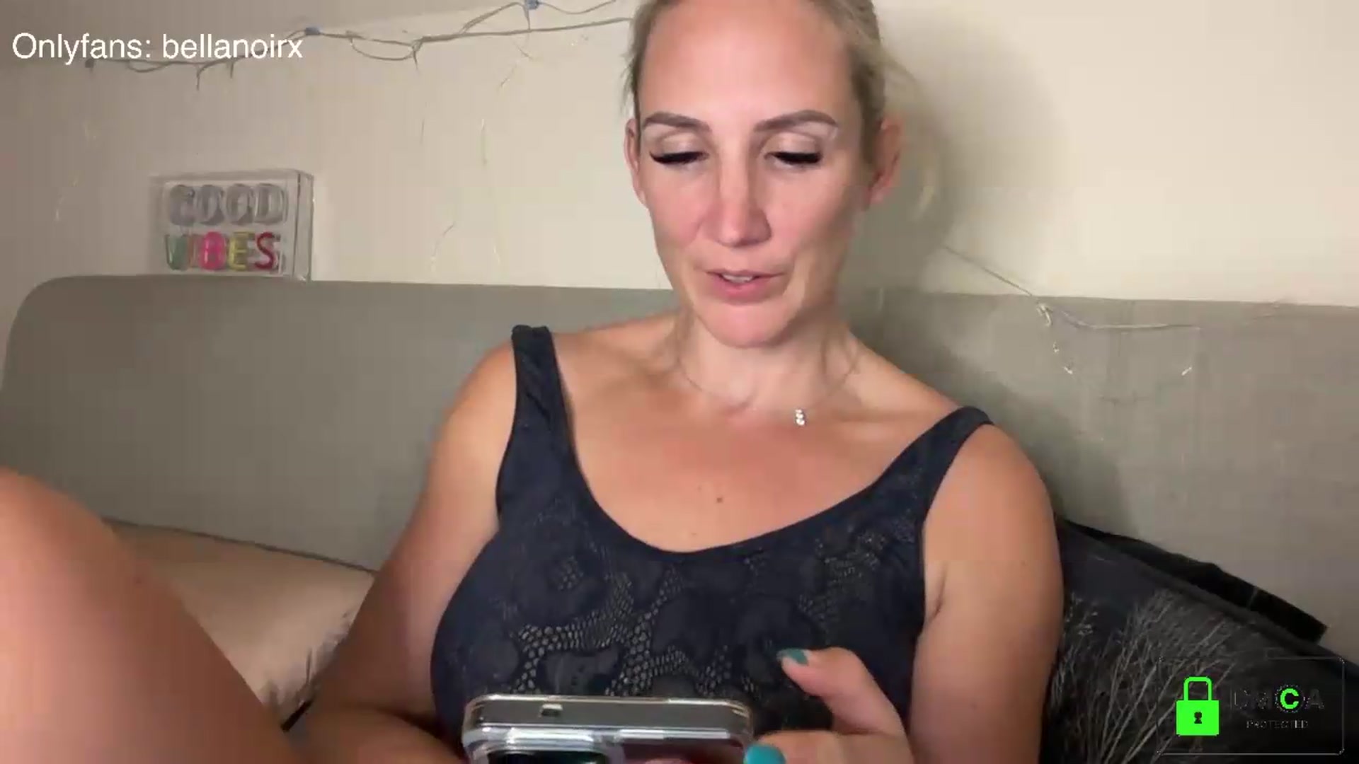 Gallery image thumbnail from Bellanoirxx's myfreecams stream on, 09/01/2026, 22:04 image 2 of 20