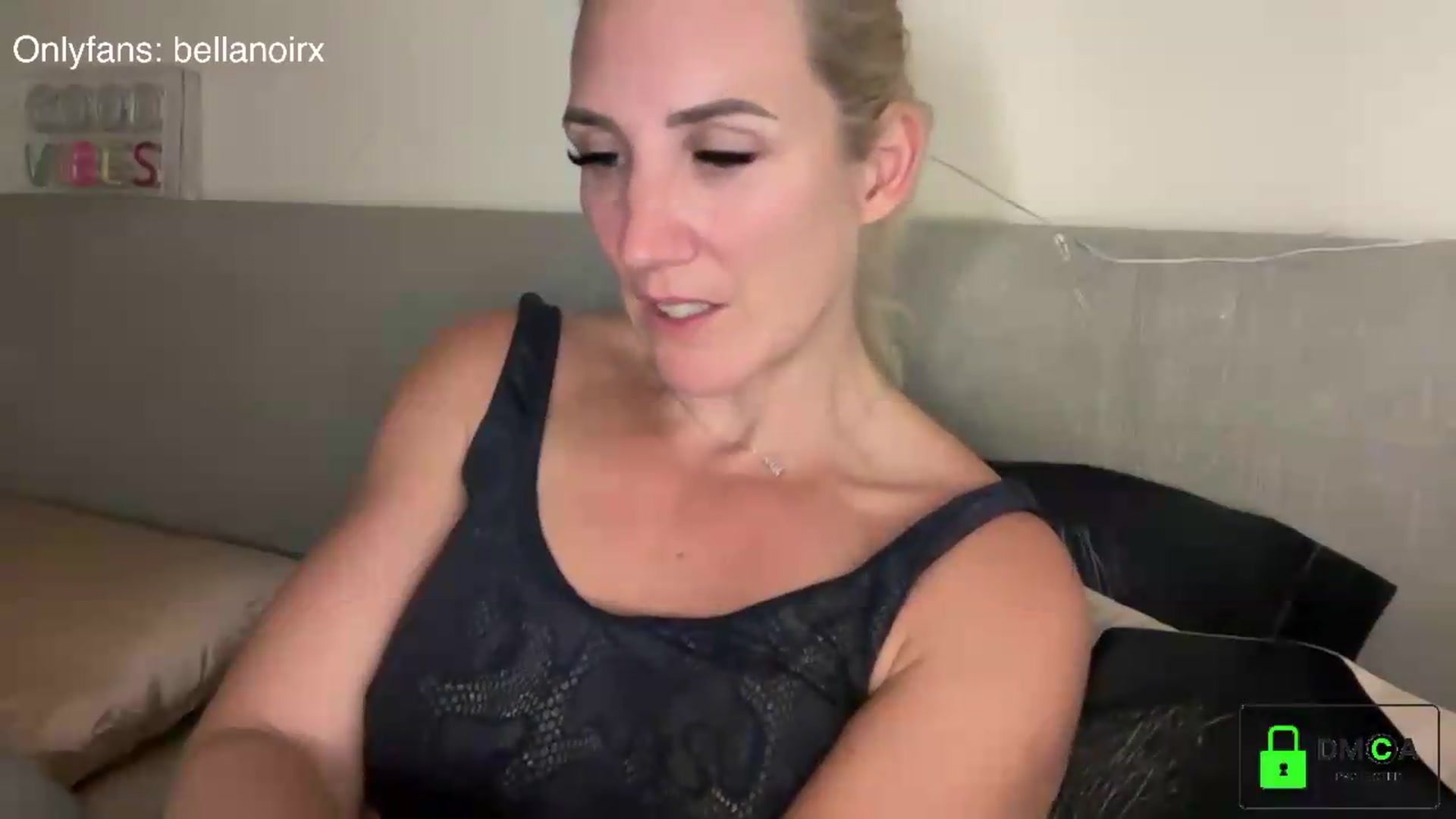 Gallery image thumbnail from Bellanoirxx's myfreecams stream on, 09/01/2026, 22:04 image 14 of 20