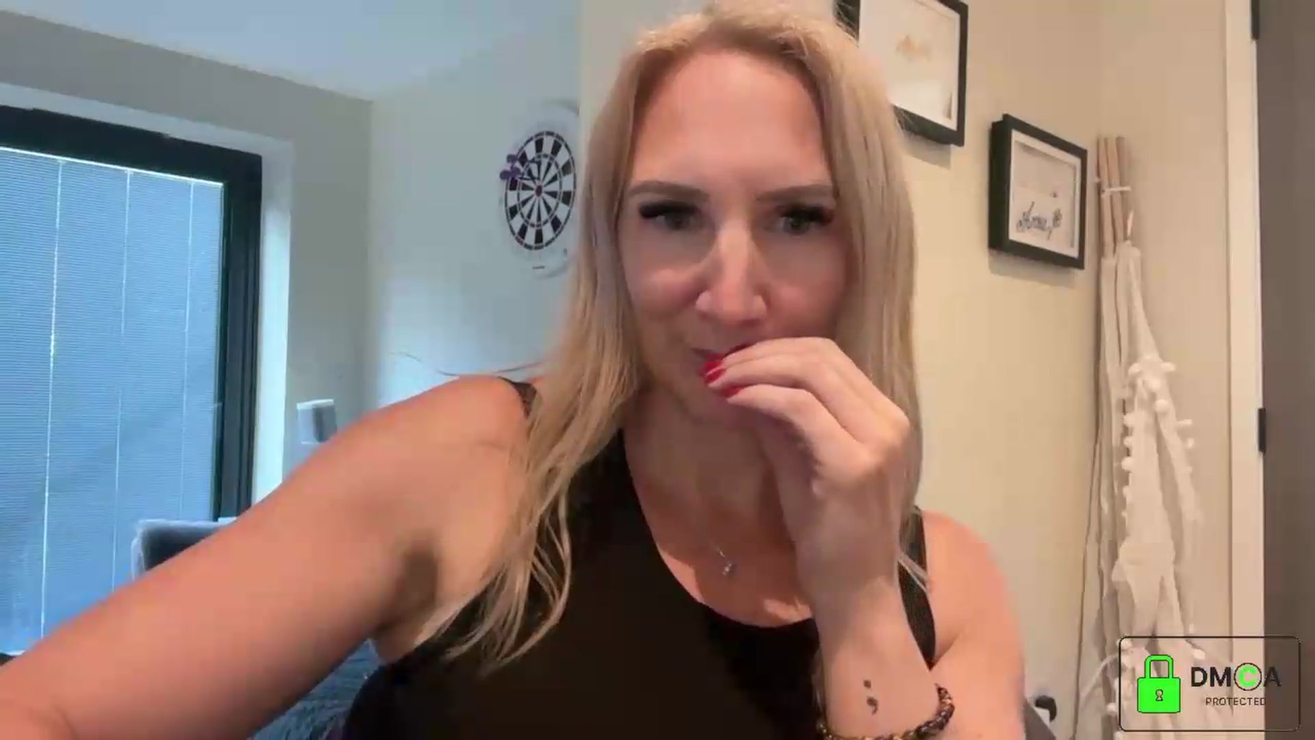 Gallery image thumbnail from Bellanoirxx's myfreecams stream on, 09/07/2026, 10:32 image 12 of 20