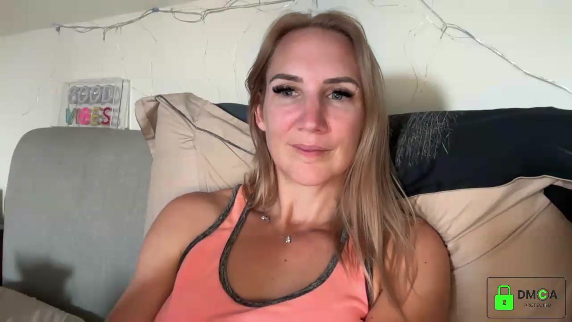 Gallery image thumbnail from Bellanoirxx's myfreecams stream on, 09/10/2026, 14:02 image 17 of 20