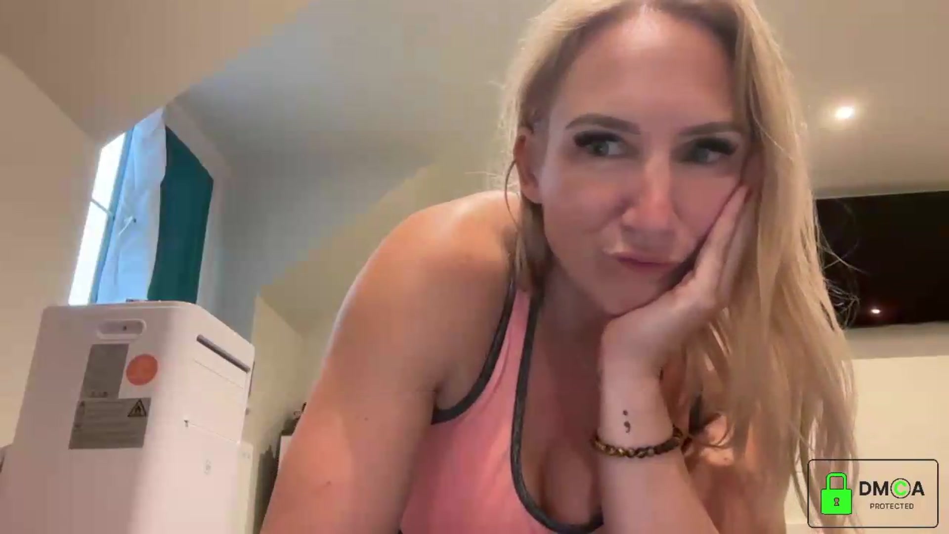 Gallery image thumbnail from Bellanoirxx's myfreecams stream on, 09/10/2026, 18:11 image 4 of 20