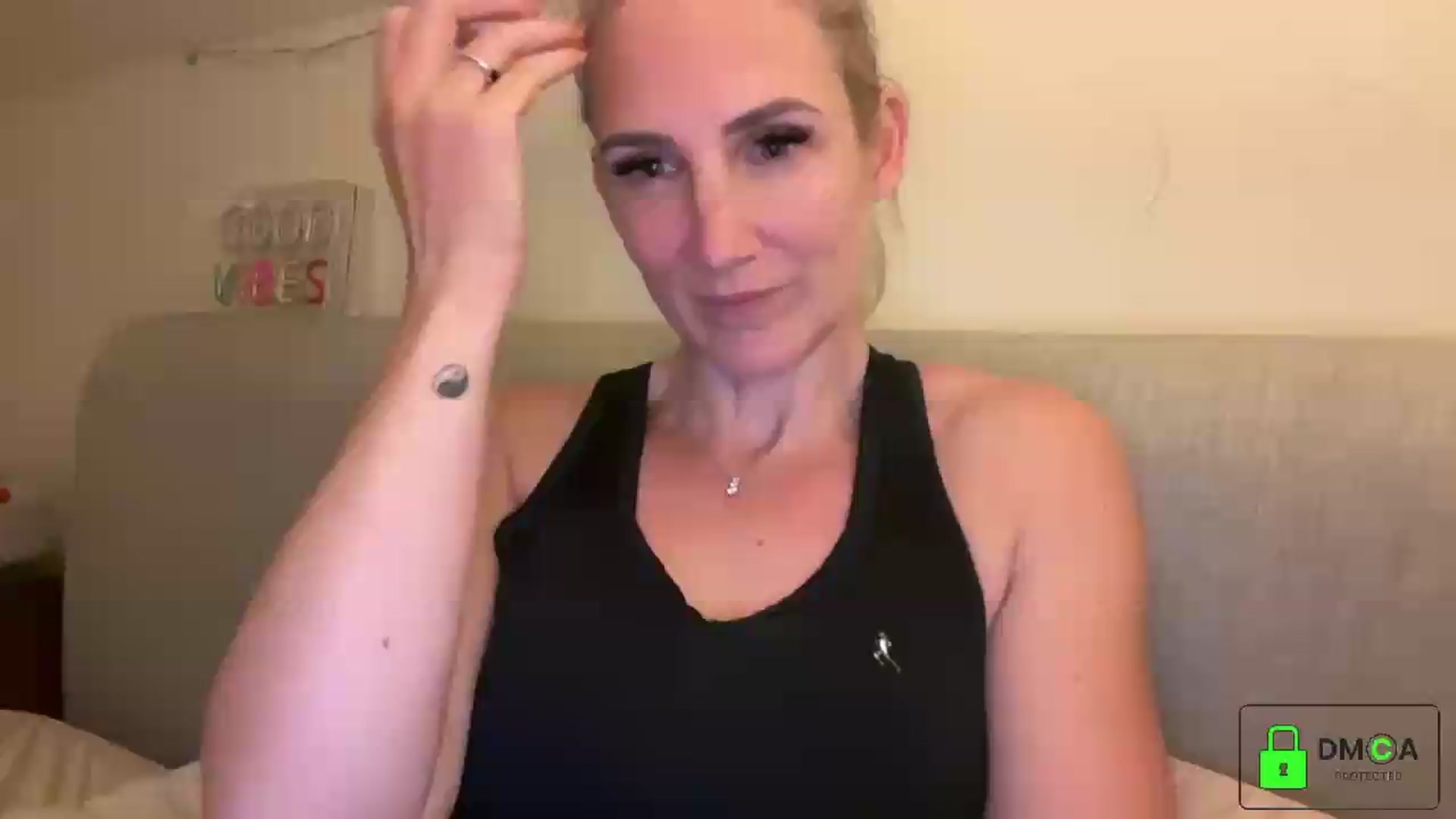 Gallery image thumbnail from Bellanoirxx's myfreecams stream on, 09/15/2026, 21:37 image 5 of 20