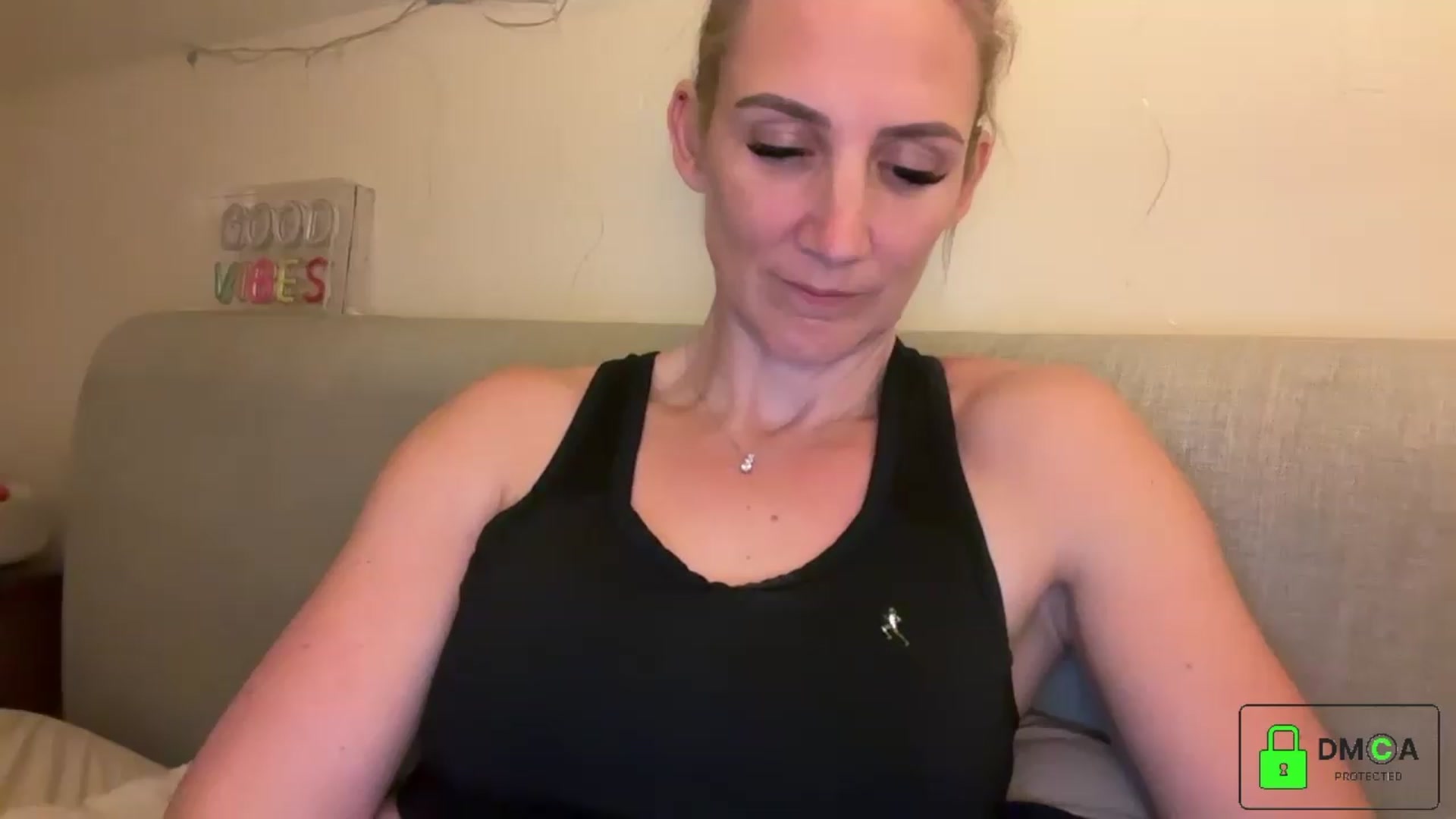 Gallery image thumbnail from Bellanoirxx's myfreecams stream on, 09/15/2026, 21:37 image 3 of 20