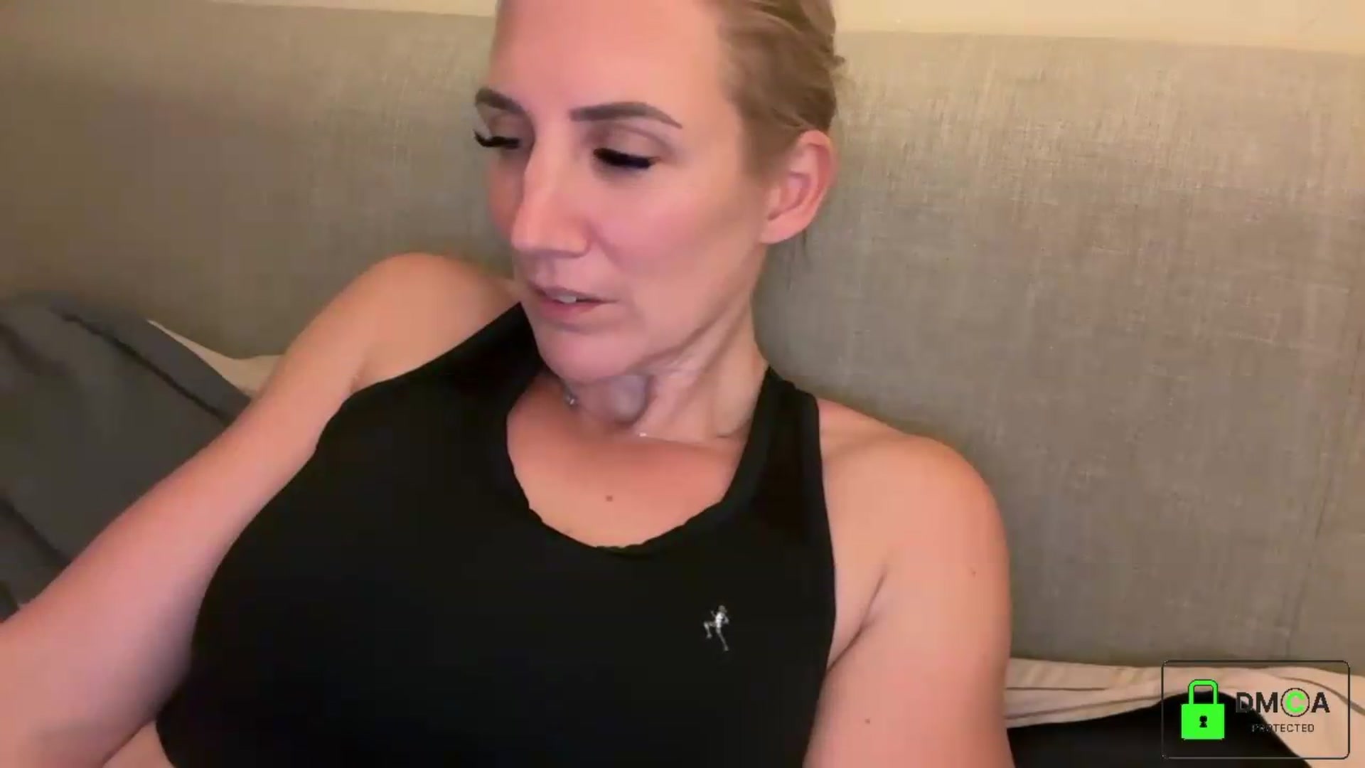 Gallery image thumbnail from Bellanoirxx's myfreecams stream on, 09/15/2026, 21:37 image 14 of 20