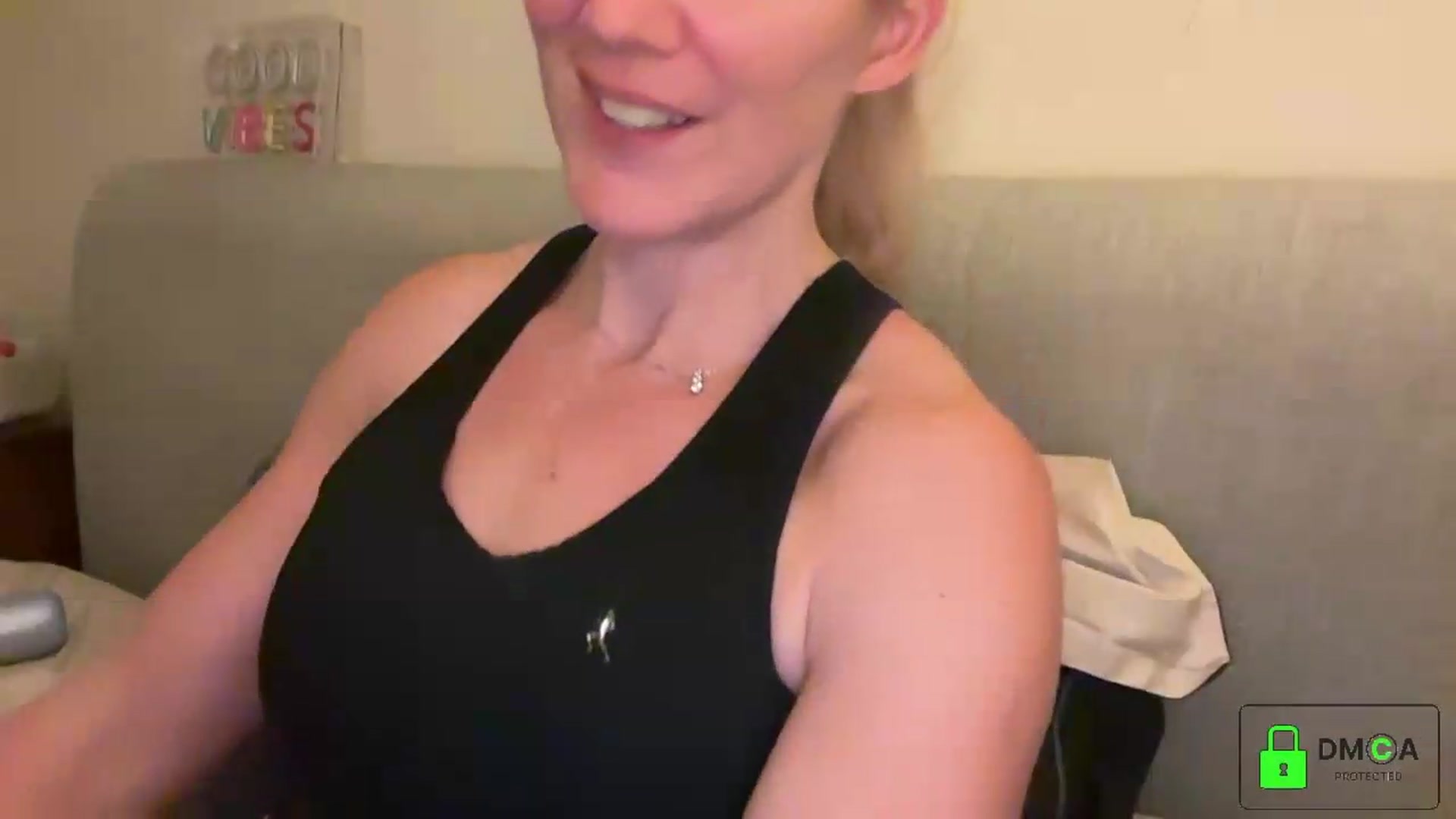 Gallery image thumbnail from Bellanoirxx's myfreecams stream on, 09/15/2026, 21:37 image 12 of 20