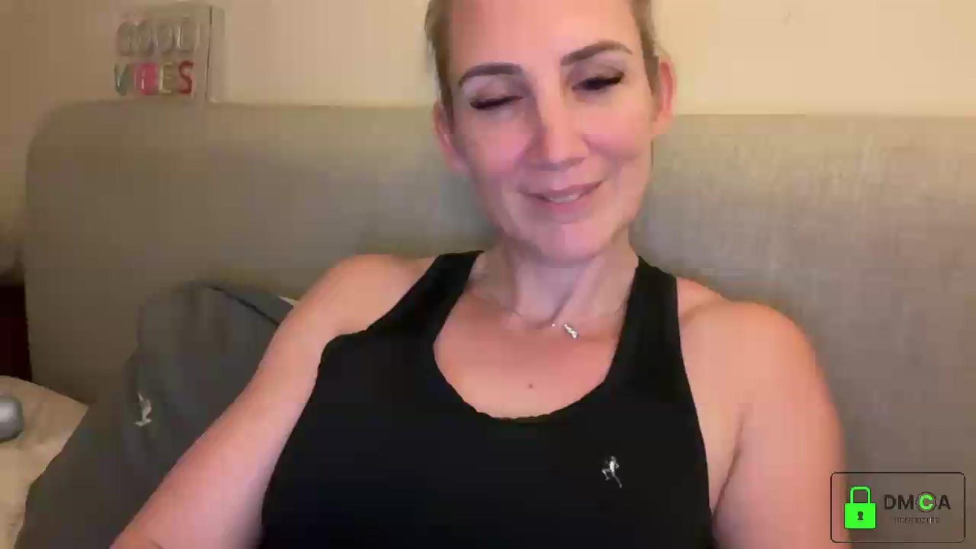 Gallery image thumbnail from Bellanoirxx's myfreecams stream on, 09/15/2026, 21:37 image 11 of 20