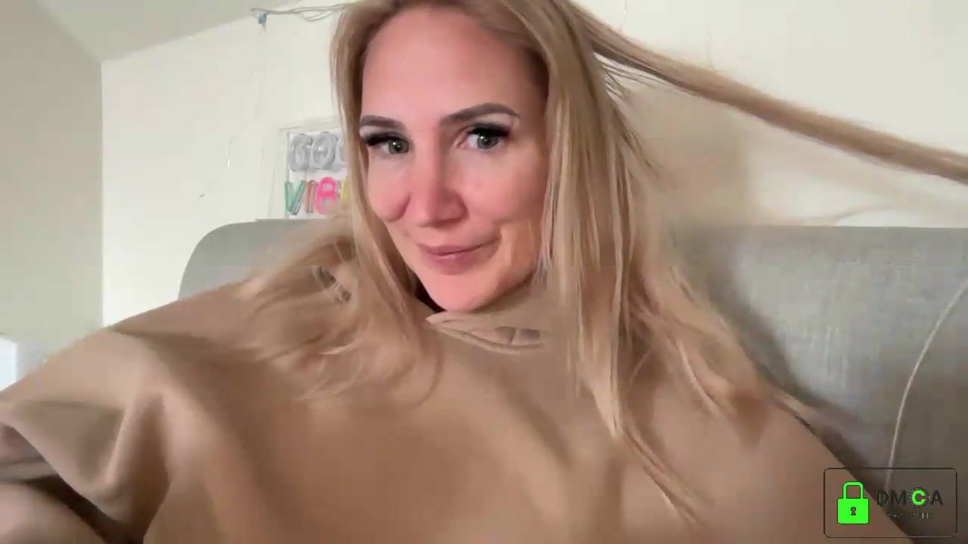 Gallery image thumbnail from Bellanoirxx's myfreecams stream on, 09/16/2026, 08:52 image 18 of 20