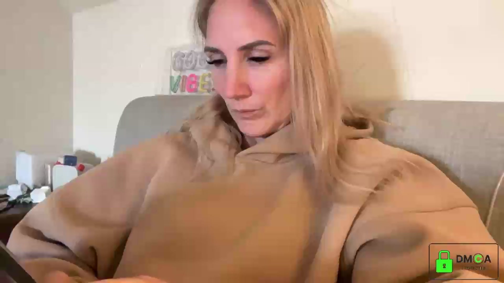 Gallery image thumbnail from Bellanoirxx's myfreecams stream on, 09/16/2026, 10:18 image 10 of 20