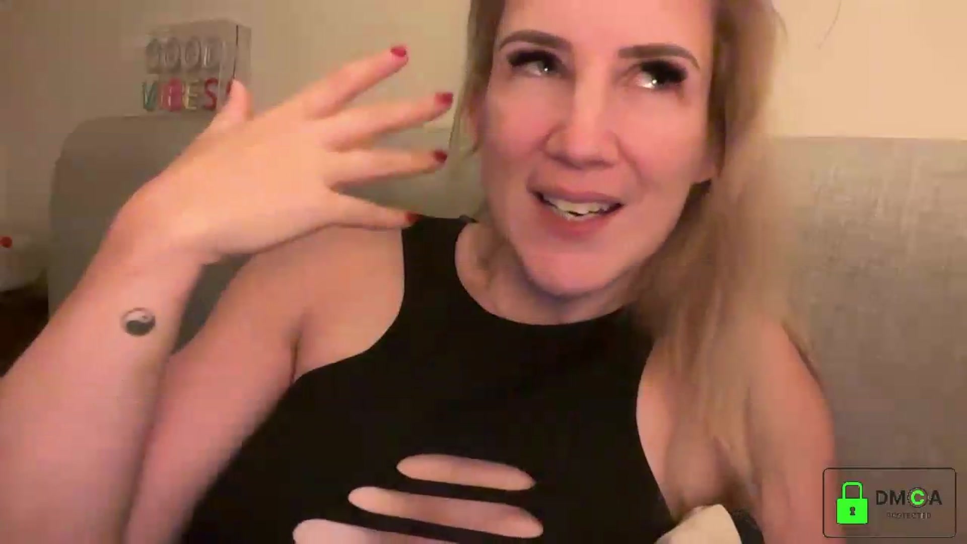 Gallery image thumbnail from Bellanoirxx's myfreecams stream on, 09/18/2026, 04:14 image 6 of 20