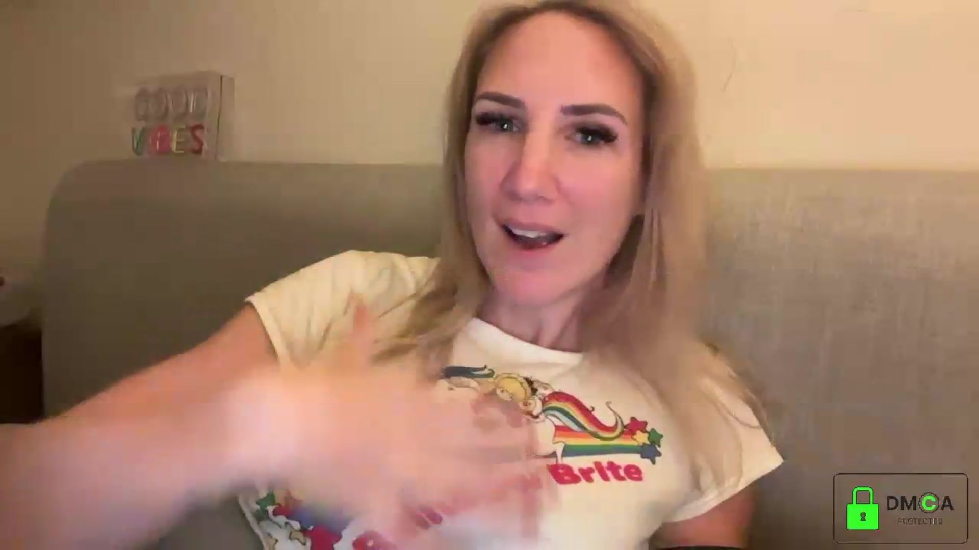 Gallery image thumbnail from Bellanoirxx's myfreecams stream on, 09/19/2026, 04:12 image 2 of 20