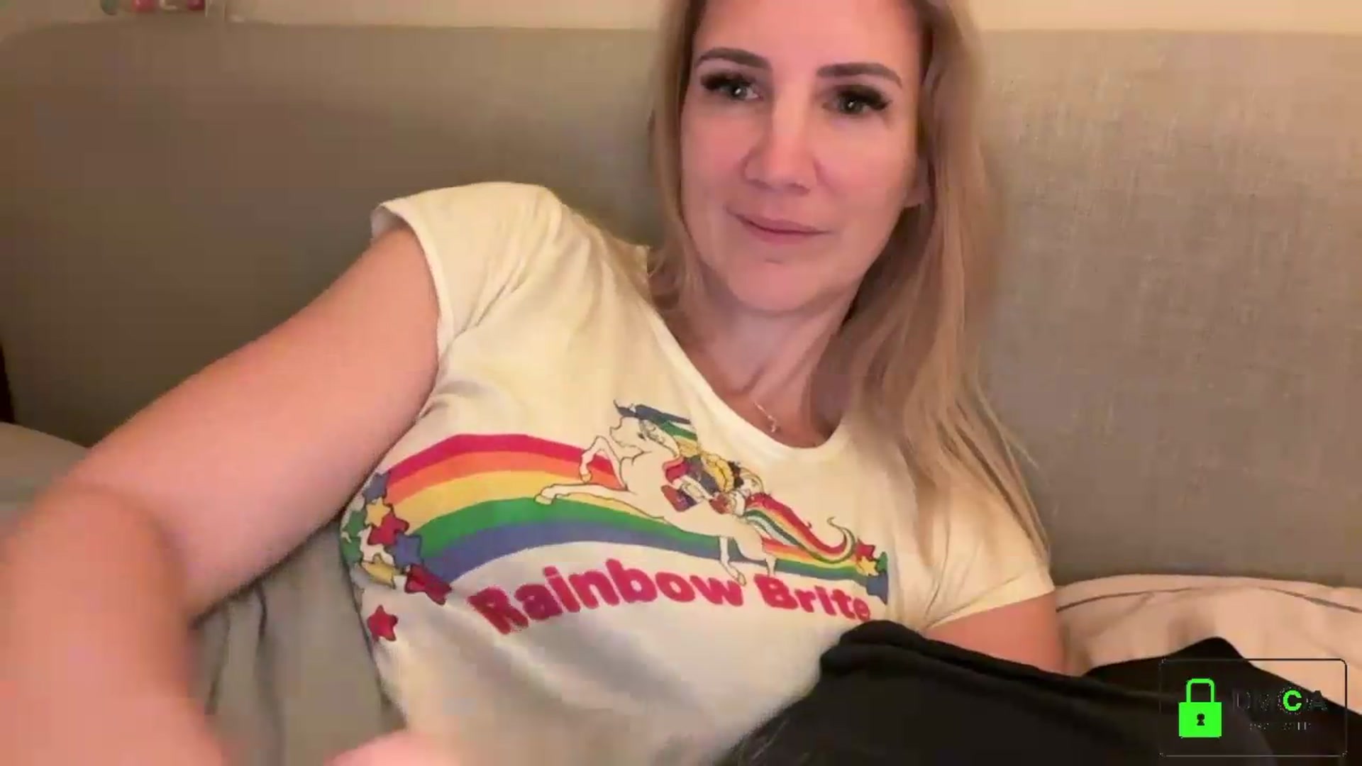 Gallery image thumbnail from Bellanoirxx's myfreecams stream on, 09/19/2026, 04:12 image 9 of 20