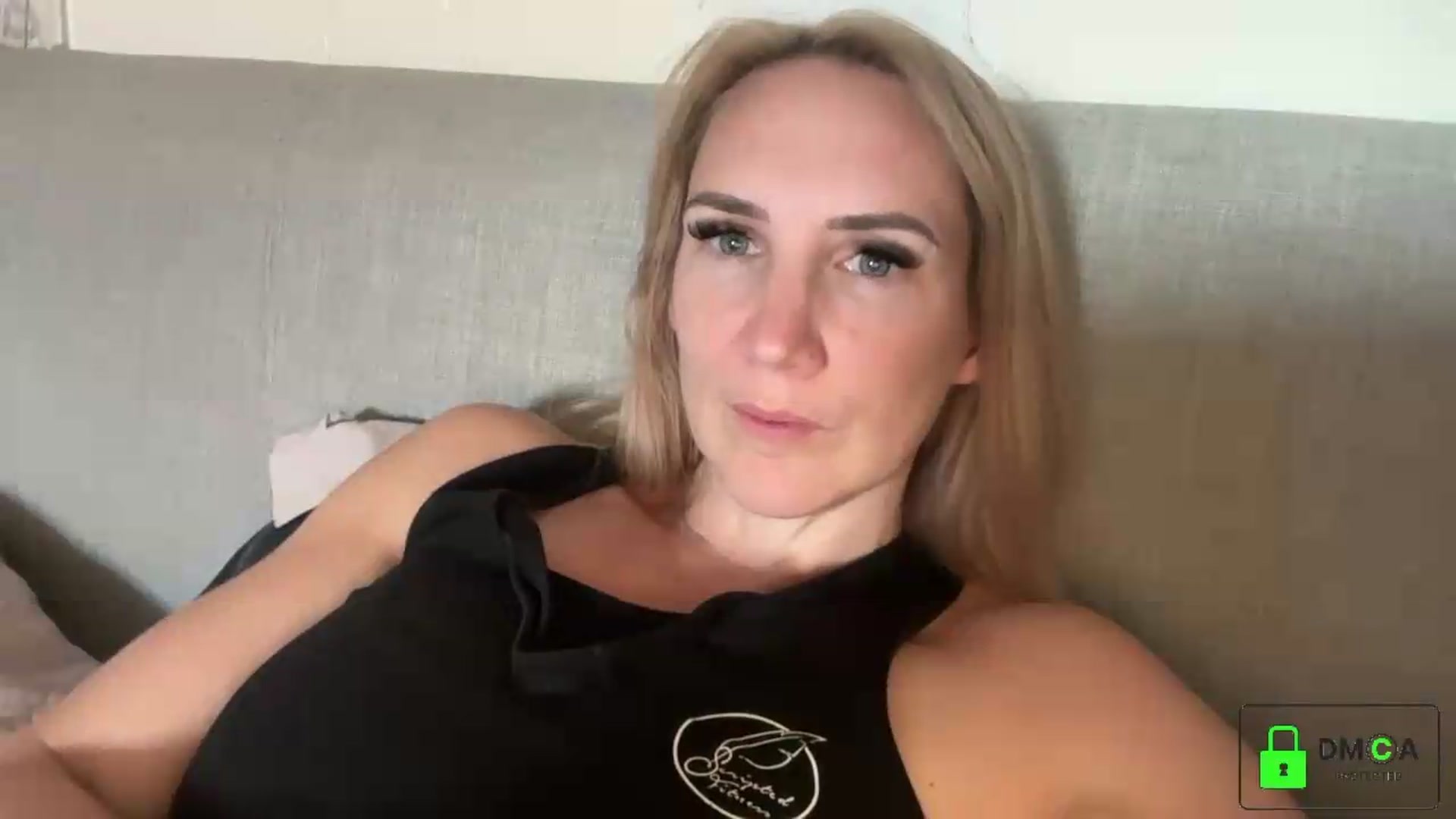 Gallery image thumbnail from Bellanoirxx's myfreecams stream on, 09/21/2026, 12:41 image 16 of 20
