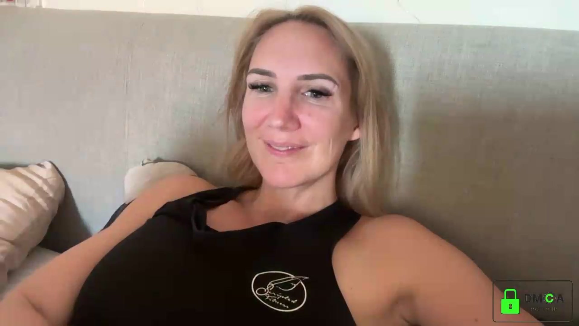 Gallery image thumbnail from Bellanoirxx's myfreecams stream on, 09/21/2026, 13:12 image 6 of 20