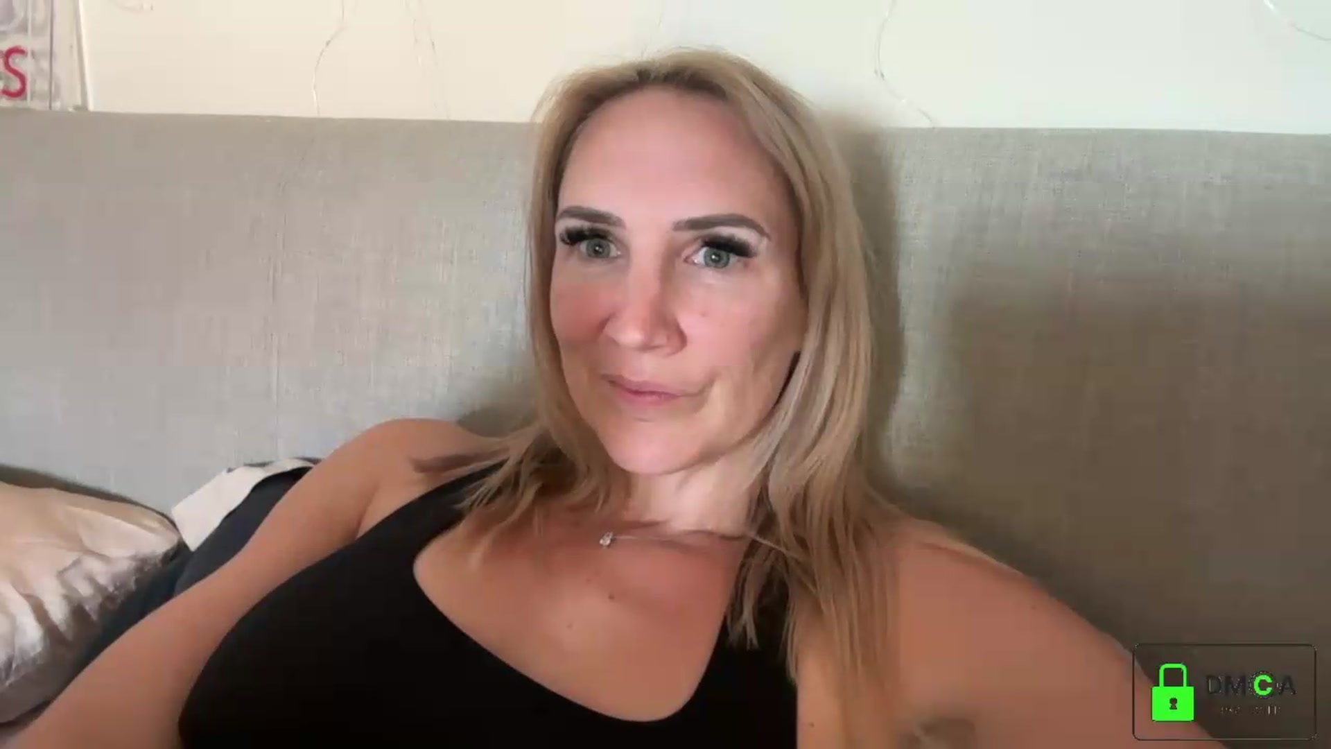 Gallery image thumbnail from Bellanoirxx's myfreecams stream on, 09/21/2026, 13:12 image 16 of 20