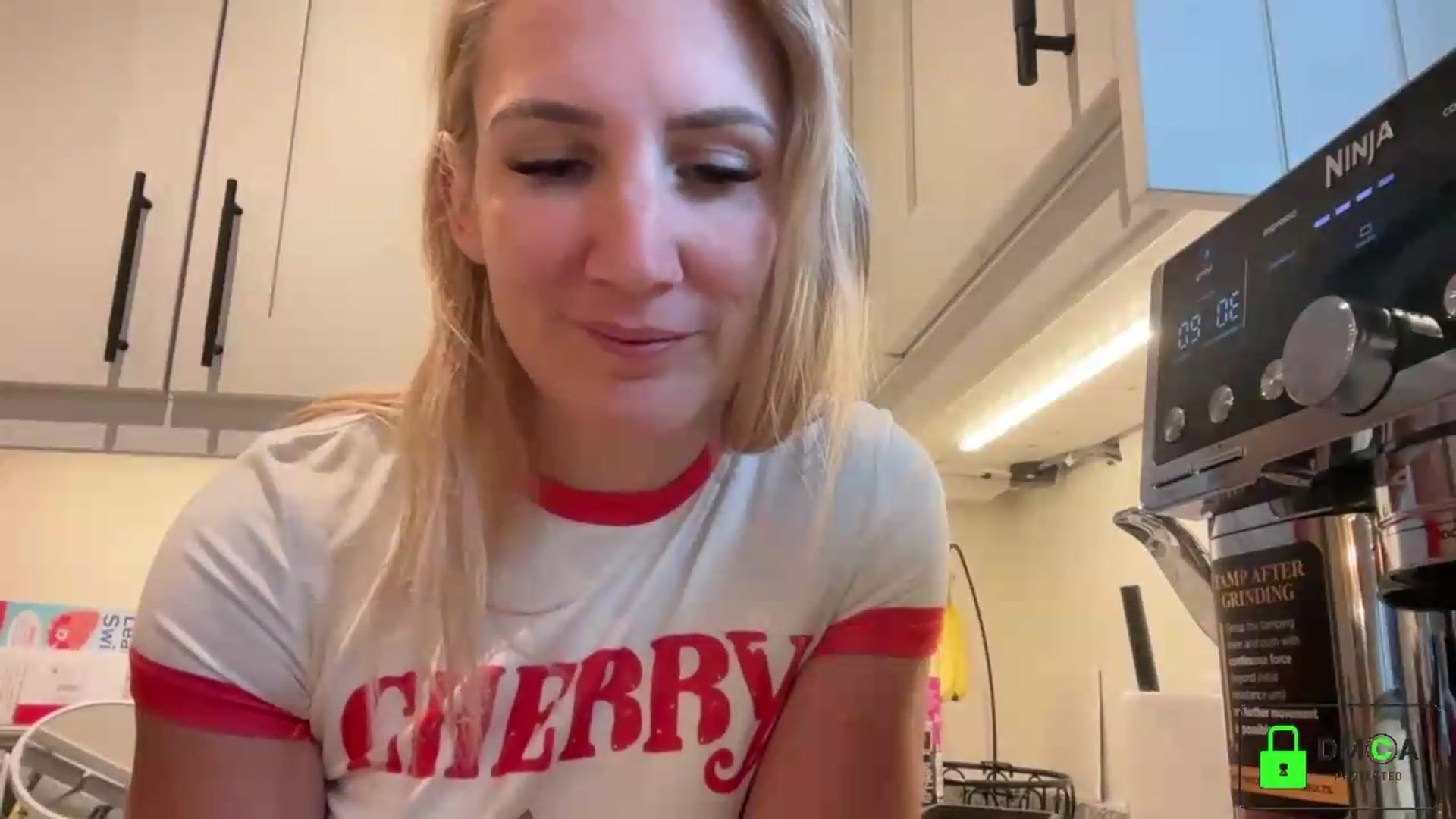 Gallery image thumbnail from Bellanoirxx's myfreecams stream on, 09/23/2026, 07:10 image 18 of 20
