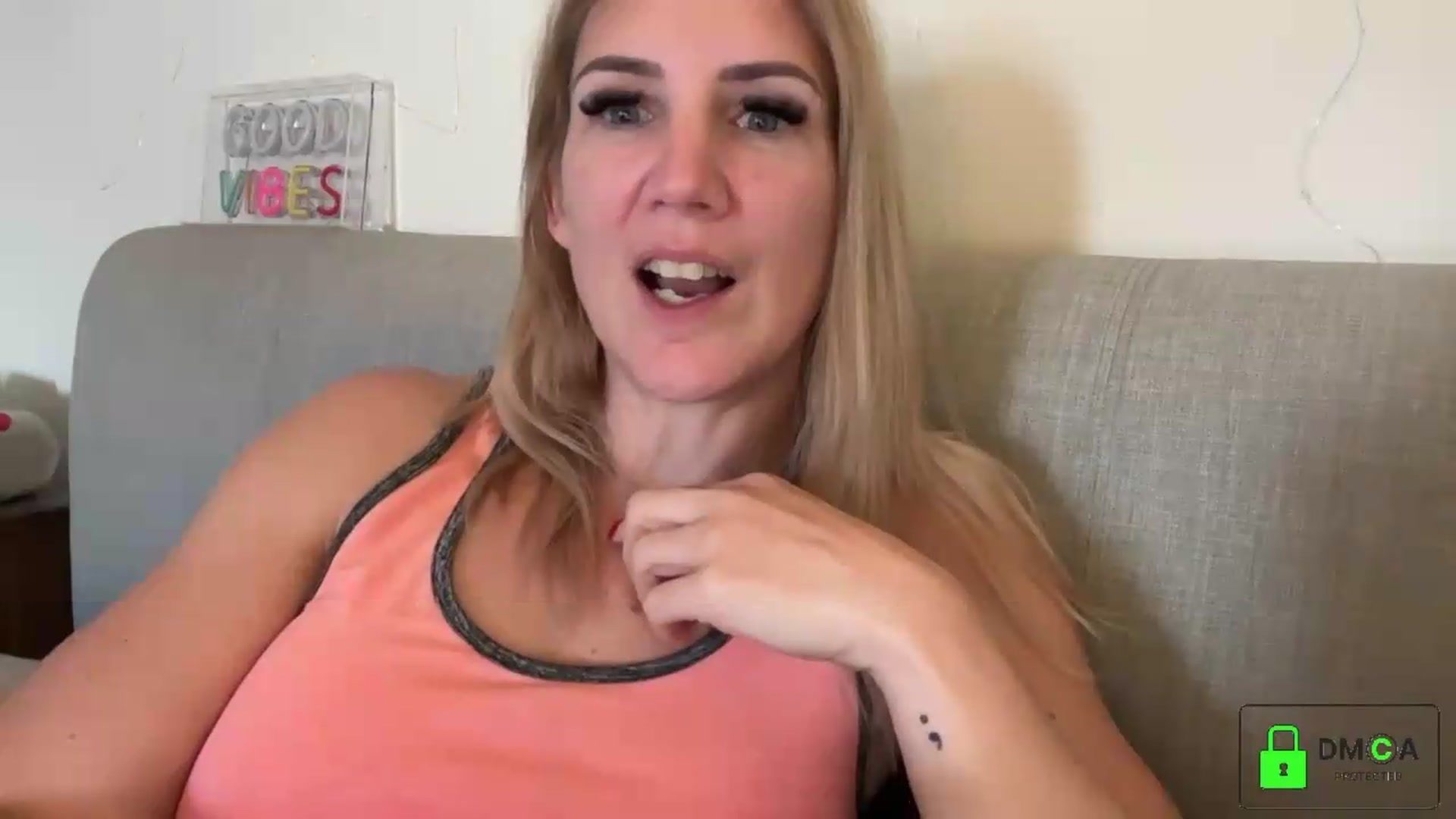 Gallery image thumbnail from Bellanoirxx's myfreecams stream on, 09/25/2026, 10:38 image 11 of 20