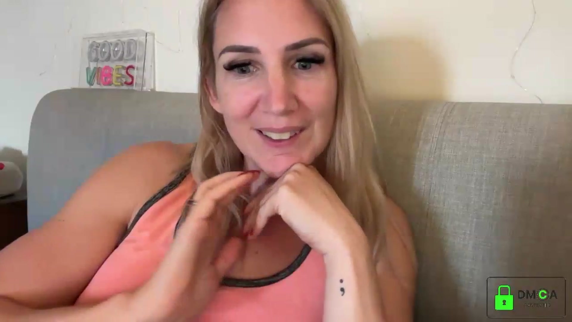 Gallery image thumbnail from Bellanoirxx's myfreecams stream on, 09/25/2026, 10:38 image 9 of 20