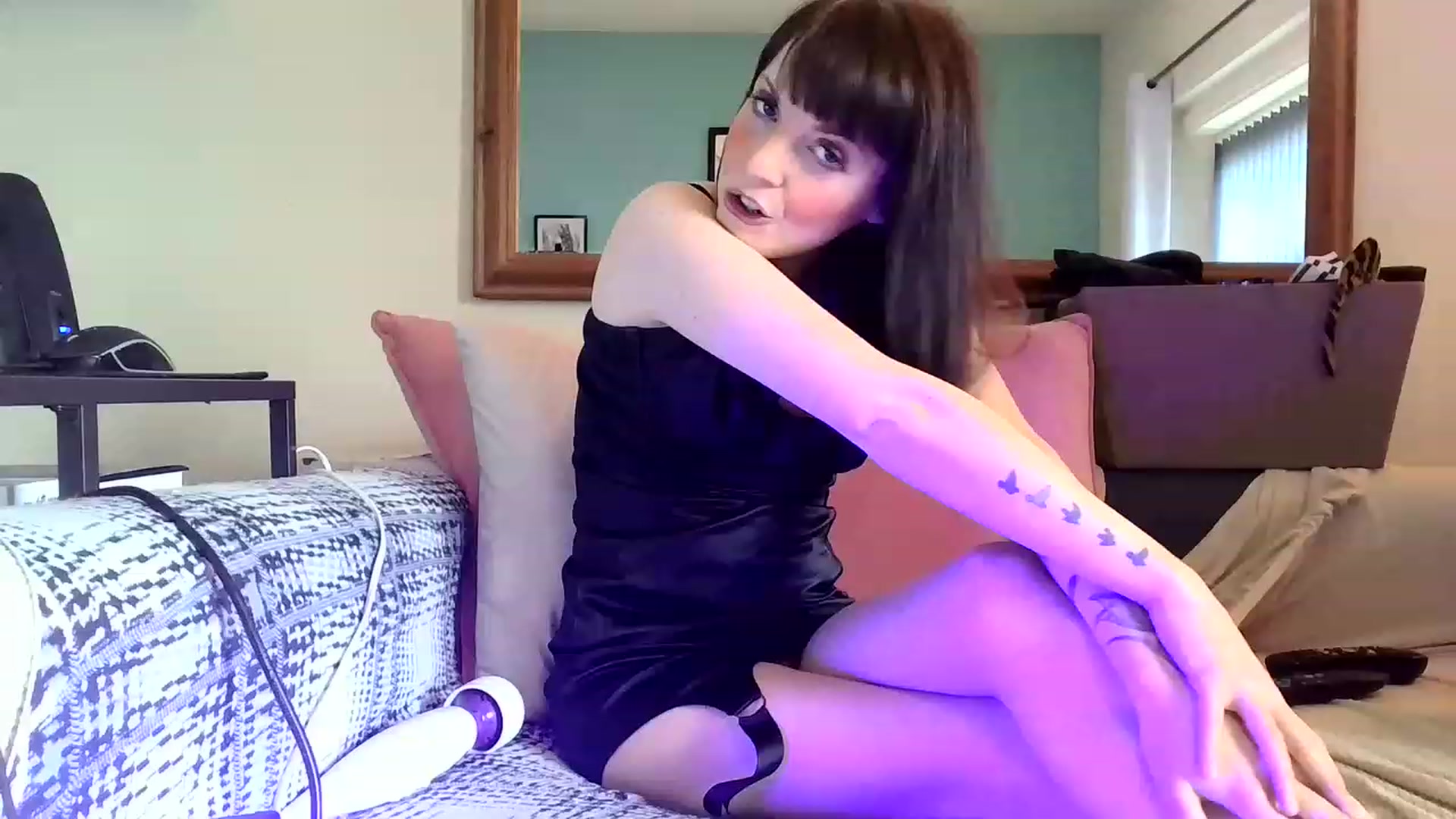 Gallery image thumbnail from BelleBlake's myfreecams stream on, 02/15/2023, 13:37 image 8 of 20