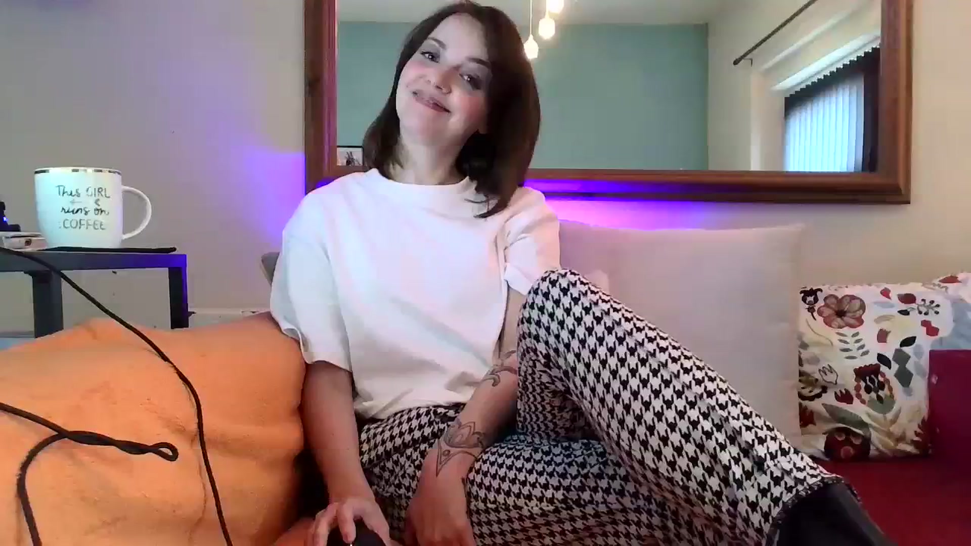 Gallery image thumbnail from BelleBlake's myfreecams stream on, 10/18/2023, 11:30 image 17 of 20