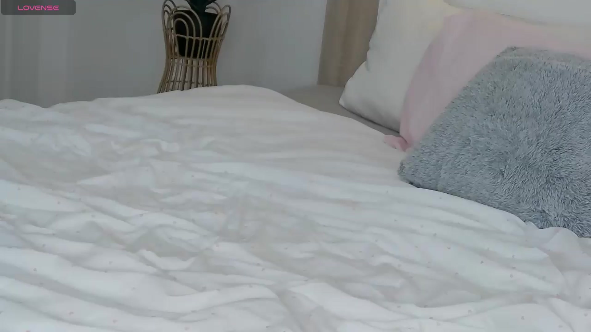 Gallery image thumbnail from BelleBlondy's myfreecams stream on, 08/25/2026, 14:19 image 16 of 20