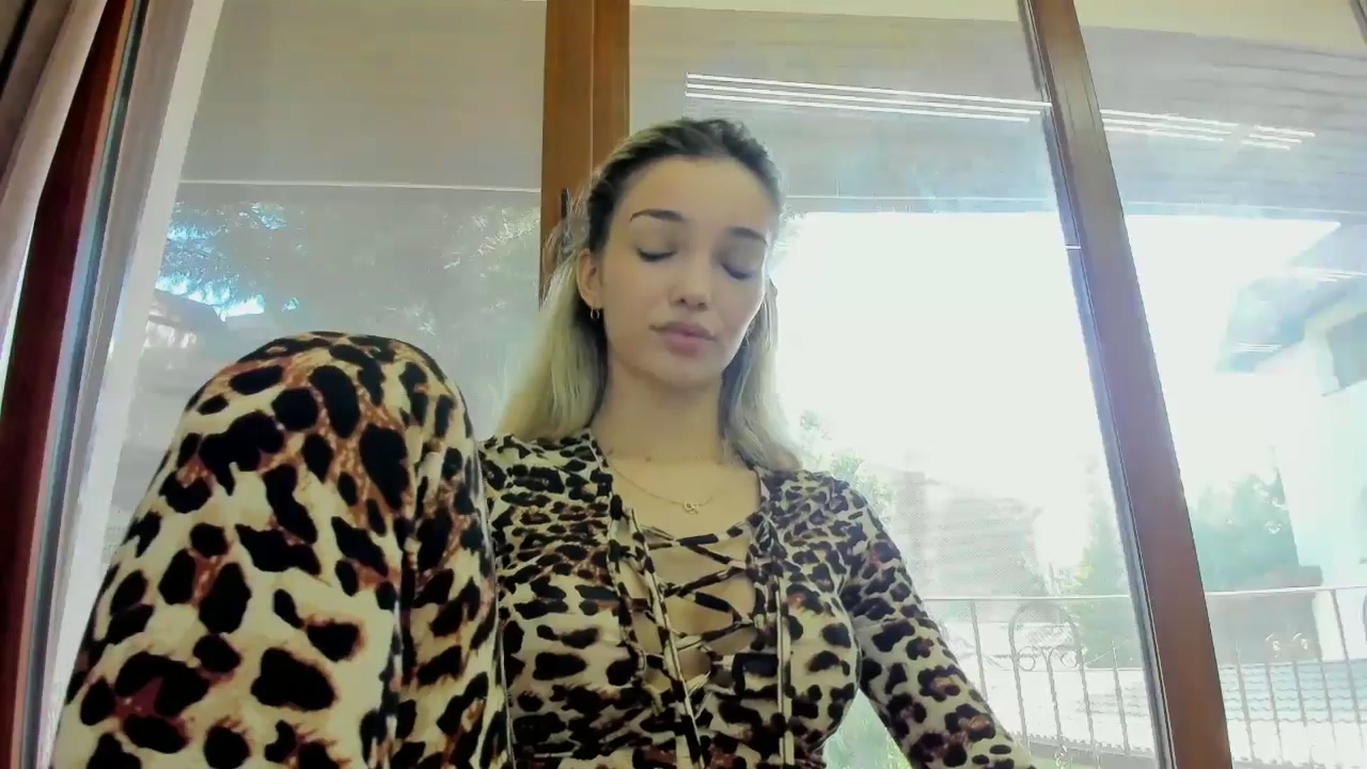 Gallery image thumbnail from BelleM's myfreecams stream on, 05/29/2025, 12:57 image 17 of 20