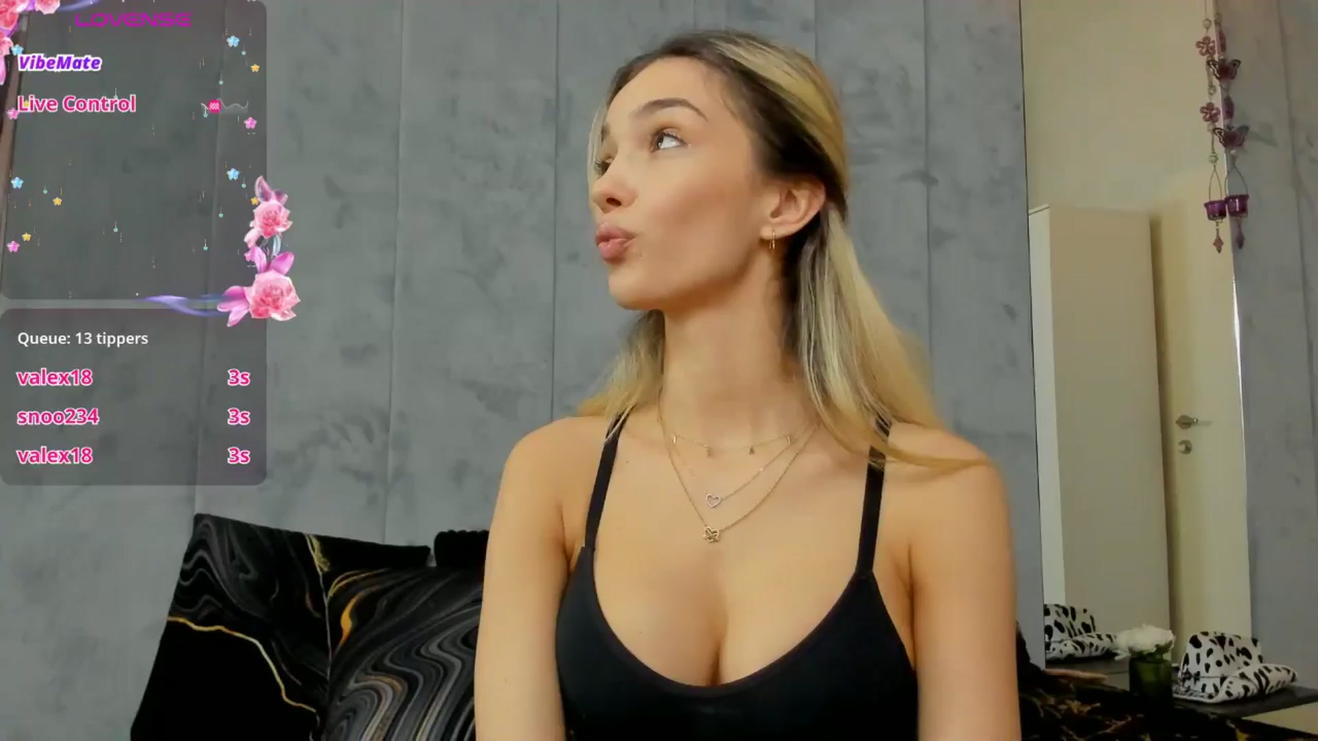 Gallery image thumbnail from BelleM's myfreecams stream on, 05/31/2025, 15:08 image 18 of 20