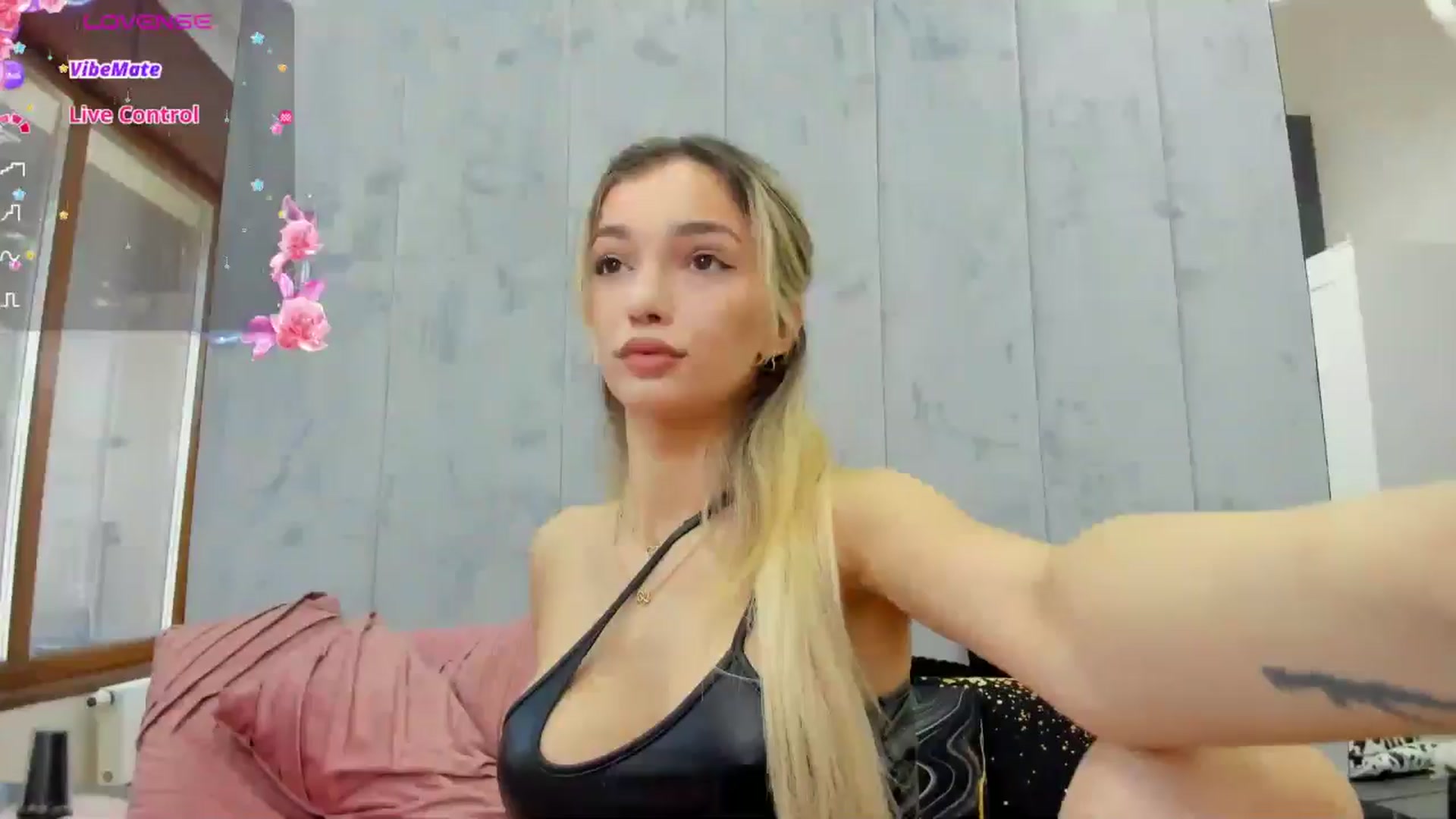 Gallery image thumbnail from BelleM's myfreecams stream on, 06/03/2025, 10:56 image 1 of 20