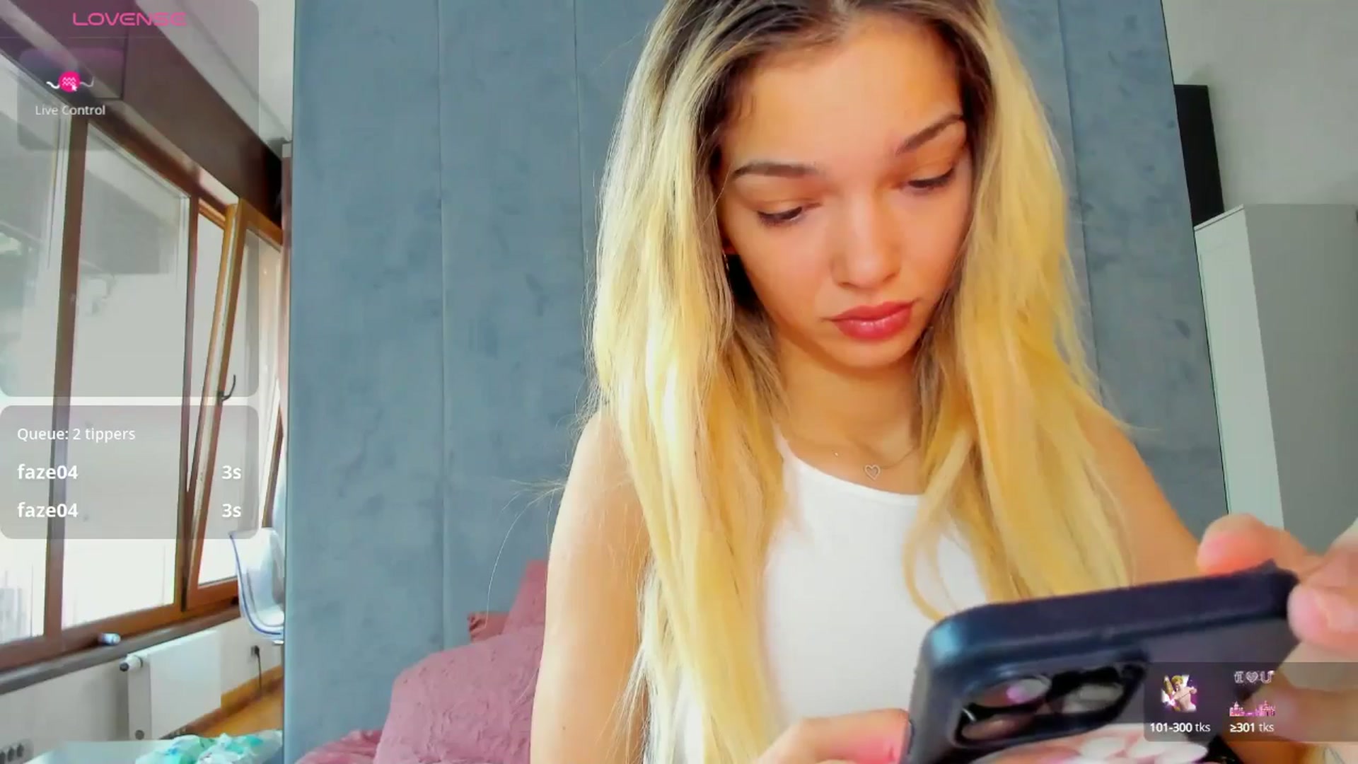 Gallery image thumbnail from BelleM's myfreecams stream on, 06/18/2025, 08:41 image 2 of 20