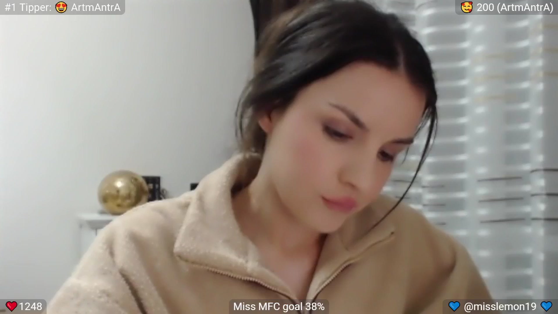Gallery image thumbnail from BelleStar's myfreecams stream on, 04/03/2025, 22:21 image 3 of 20