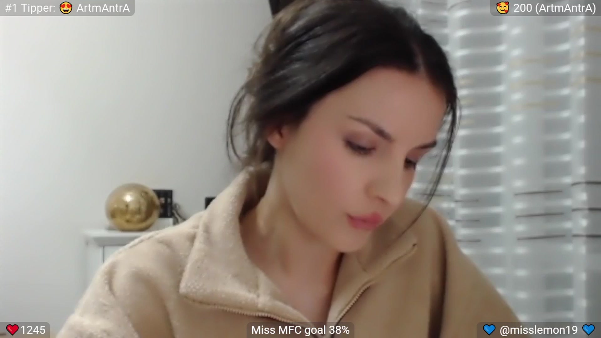 Gallery image thumbnail from BelleStar's myfreecams stream on, 04/03/2025, 22:21 image 1 of 20