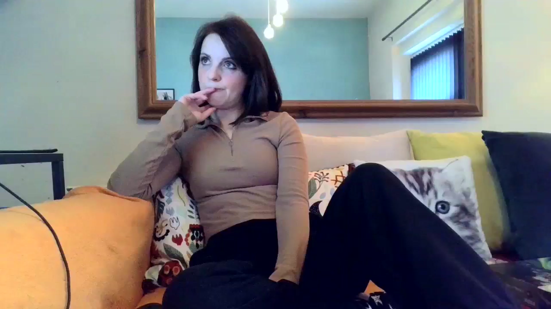 Gallery image thumbnail from Bellesdressed's myfreecams stream on, 10/20/2023, 13:14 image 3 of 20