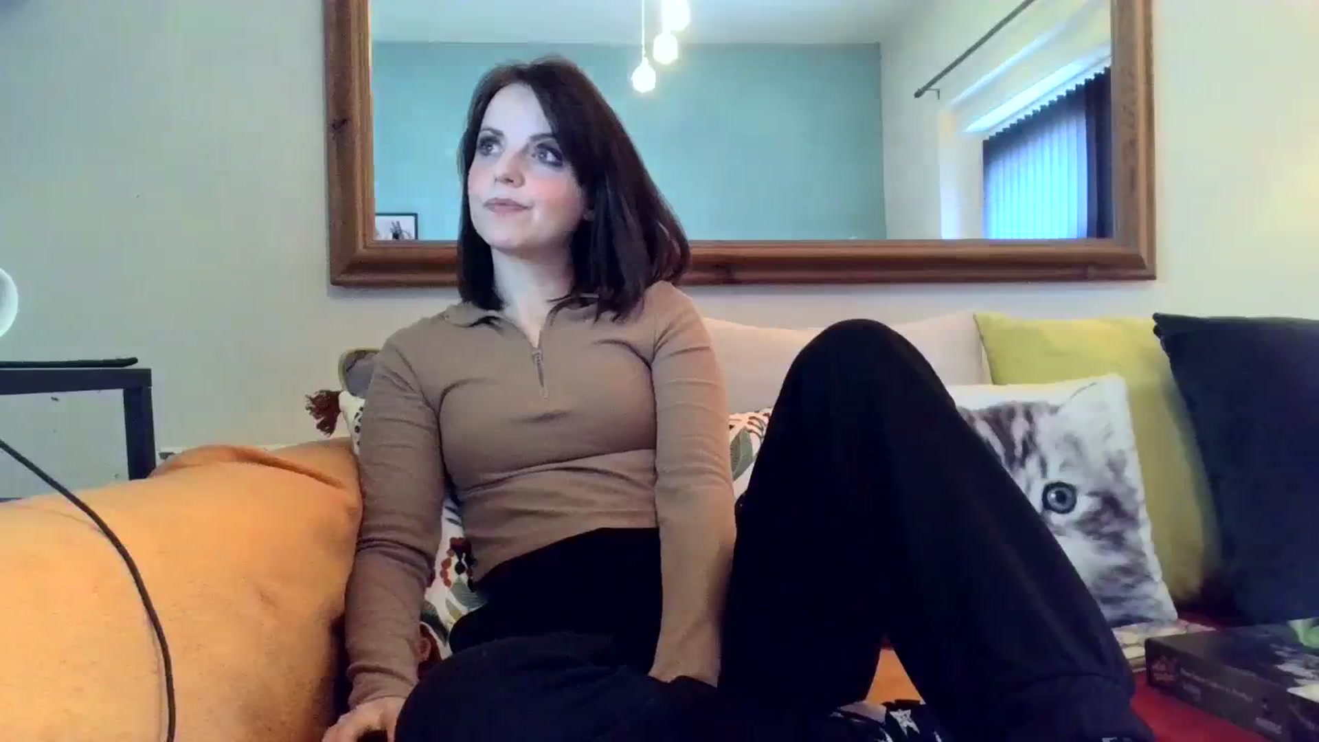Gallery image thumbnail from Bellesdressed's myfreecams stream on, 10/20/2023, 13:14 image 11 of 20
