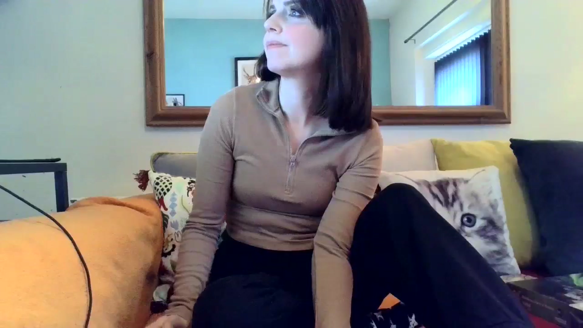 Gallery image thumbnail from Bellesdressed's myfreecams stream on, 10/20/2023, 13:14 image 16 of 20