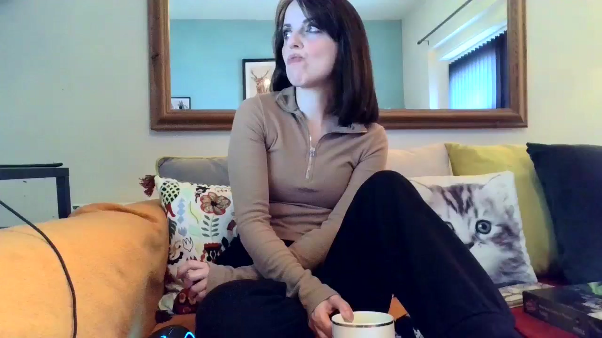 Gallery image thumbnail from Bellesdressed's myfreecams stream on, 10/20/2023, 13:14 image 15 of 20