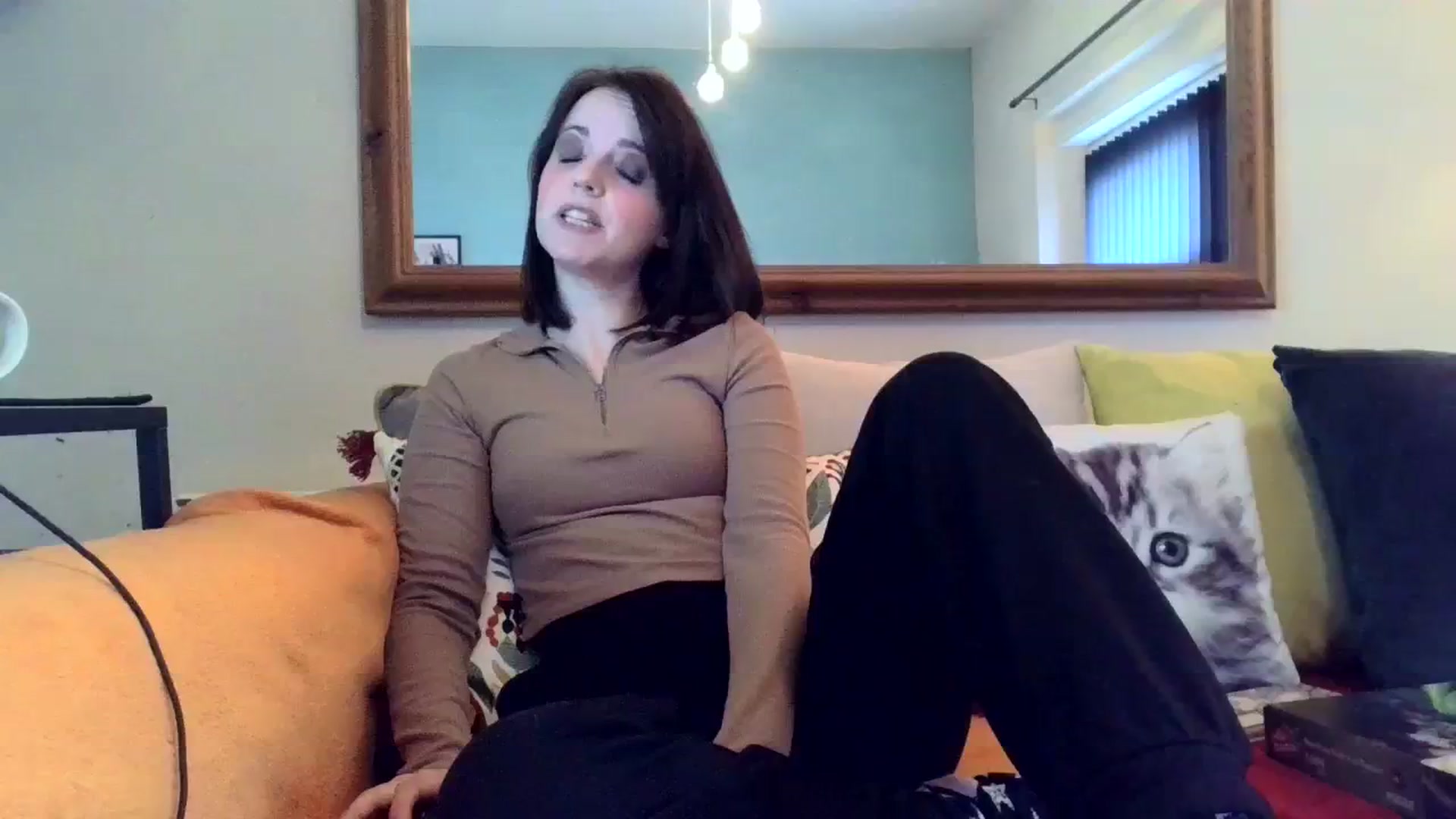Gallery image thumbnail from Bellesdressed's myfreecams stream on, 10/20/2023, 13:14 image 7 of 20