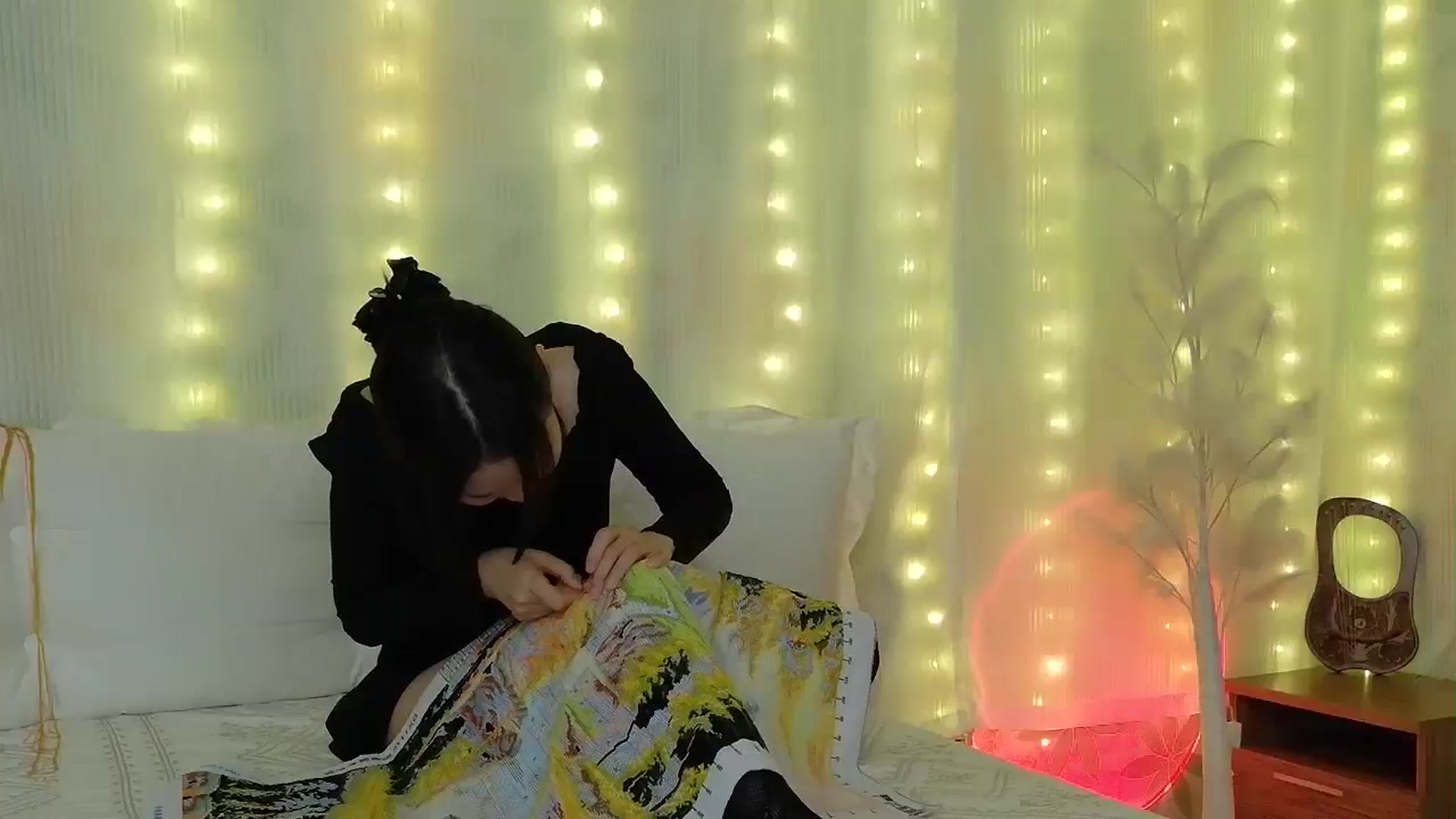 Gallery image thumbnail from Belll's myfreecams stream on, 04/15/2026, 11:46 image 14 of 20