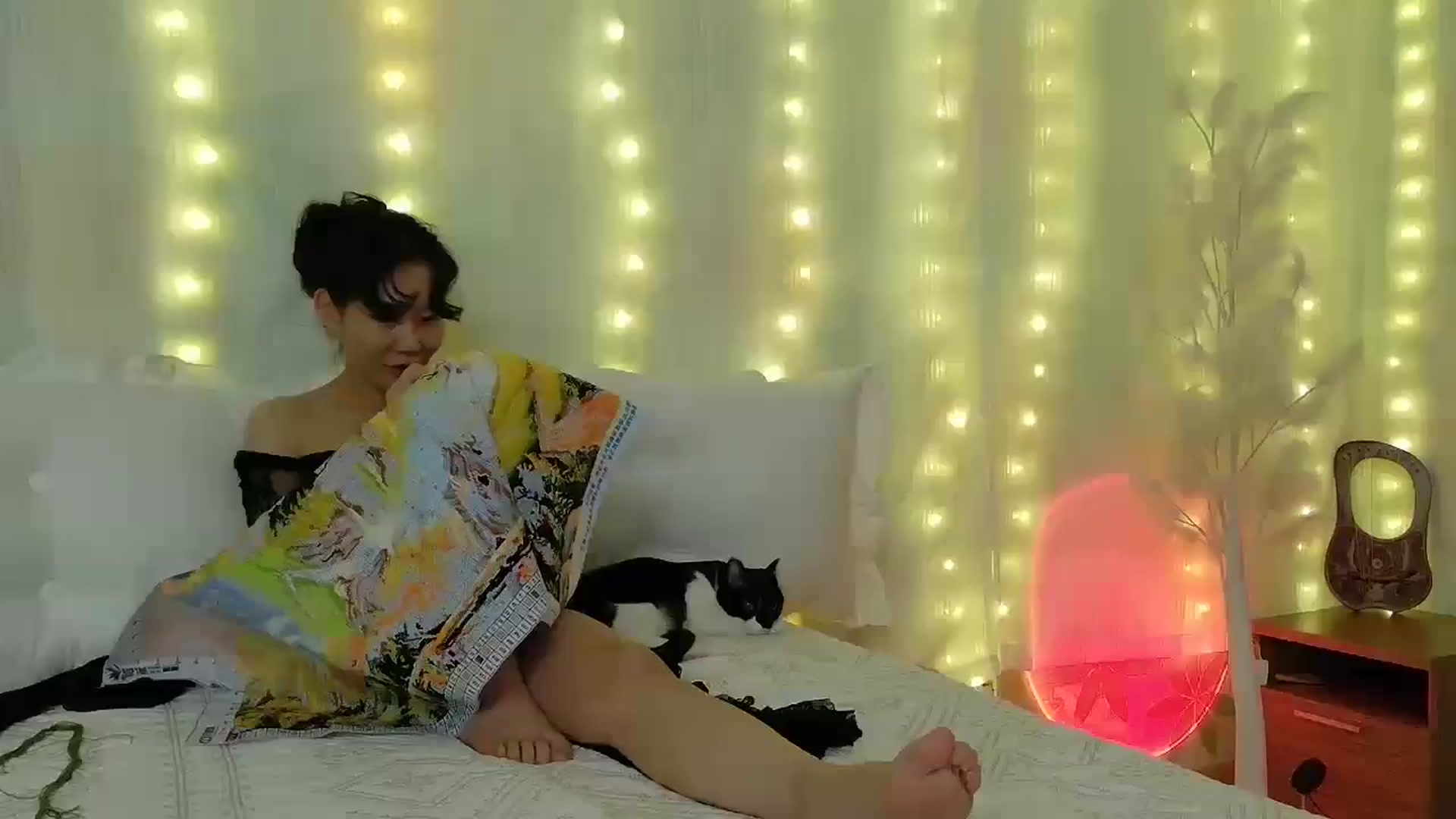 Gallery image thumbnail from Belll's myfreecams stream on, 04/23/2026, 18:21 image 14 of 20