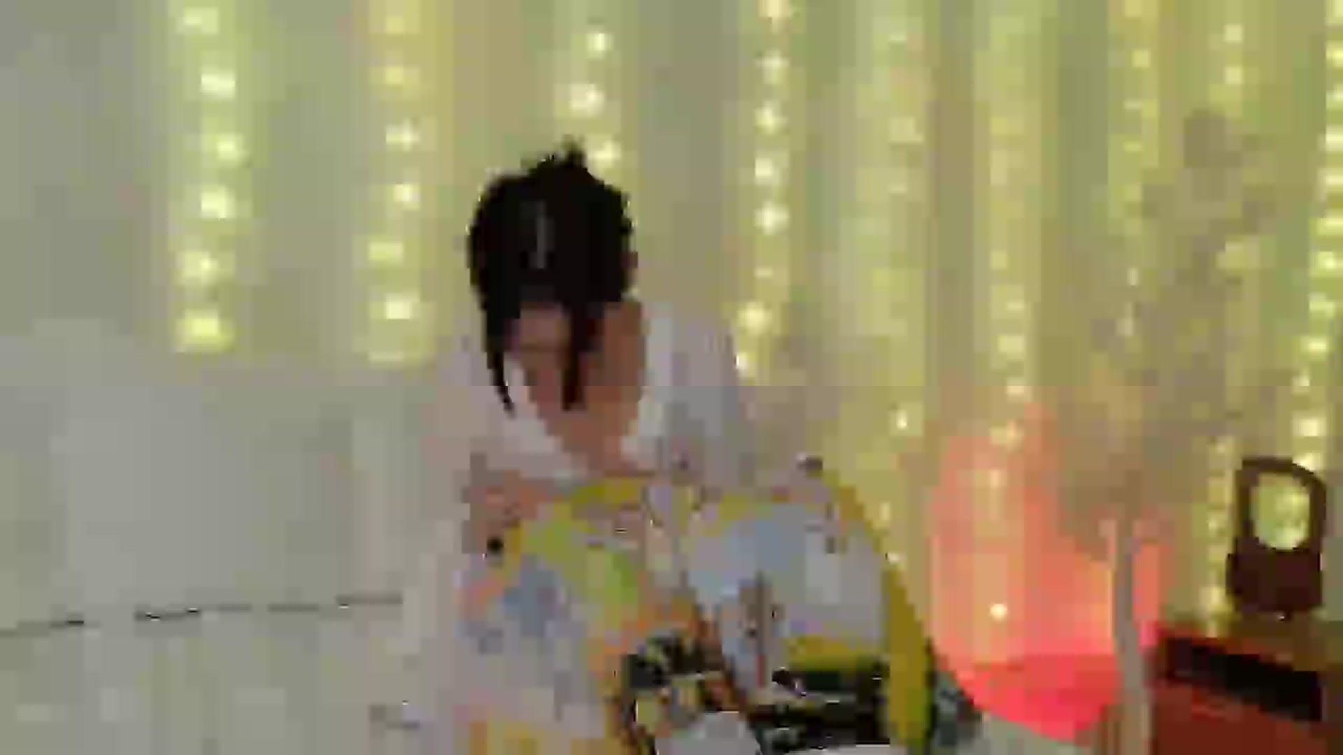 Gallery image thumbnail from Belll's myfreecams stream on, 04/28/2026, 10:57 image 12 of 20