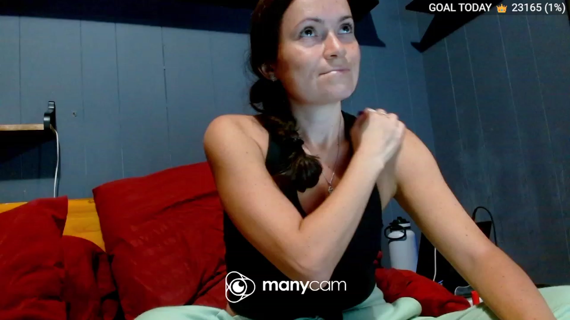 Gallery image thumbnail from BelllaRina's myfreecams stream on, 10/13/2023, 02:33 image 4 of 20
