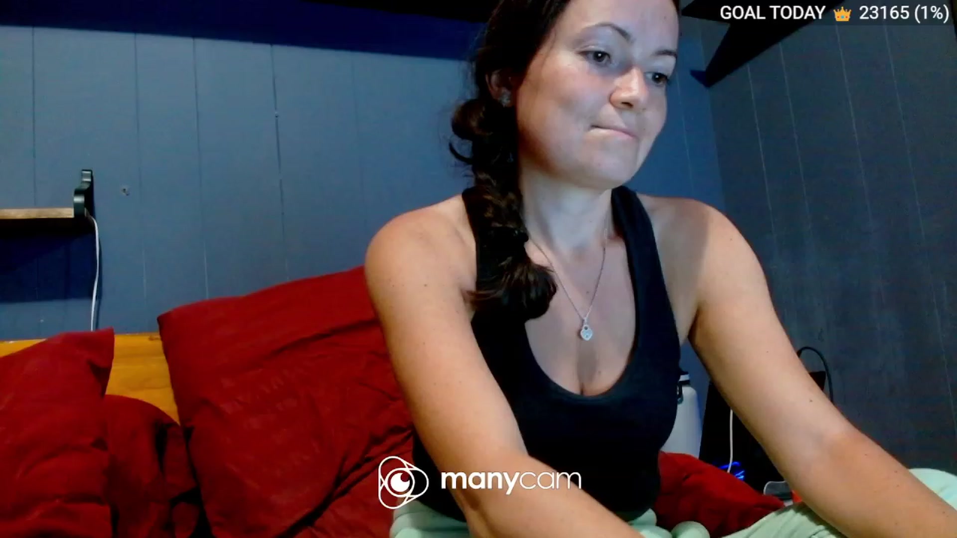 Gallery image thumbnail from BelllaRina's myfreecams stream on, 10/13/2023, 02:33 image 2 of 20
