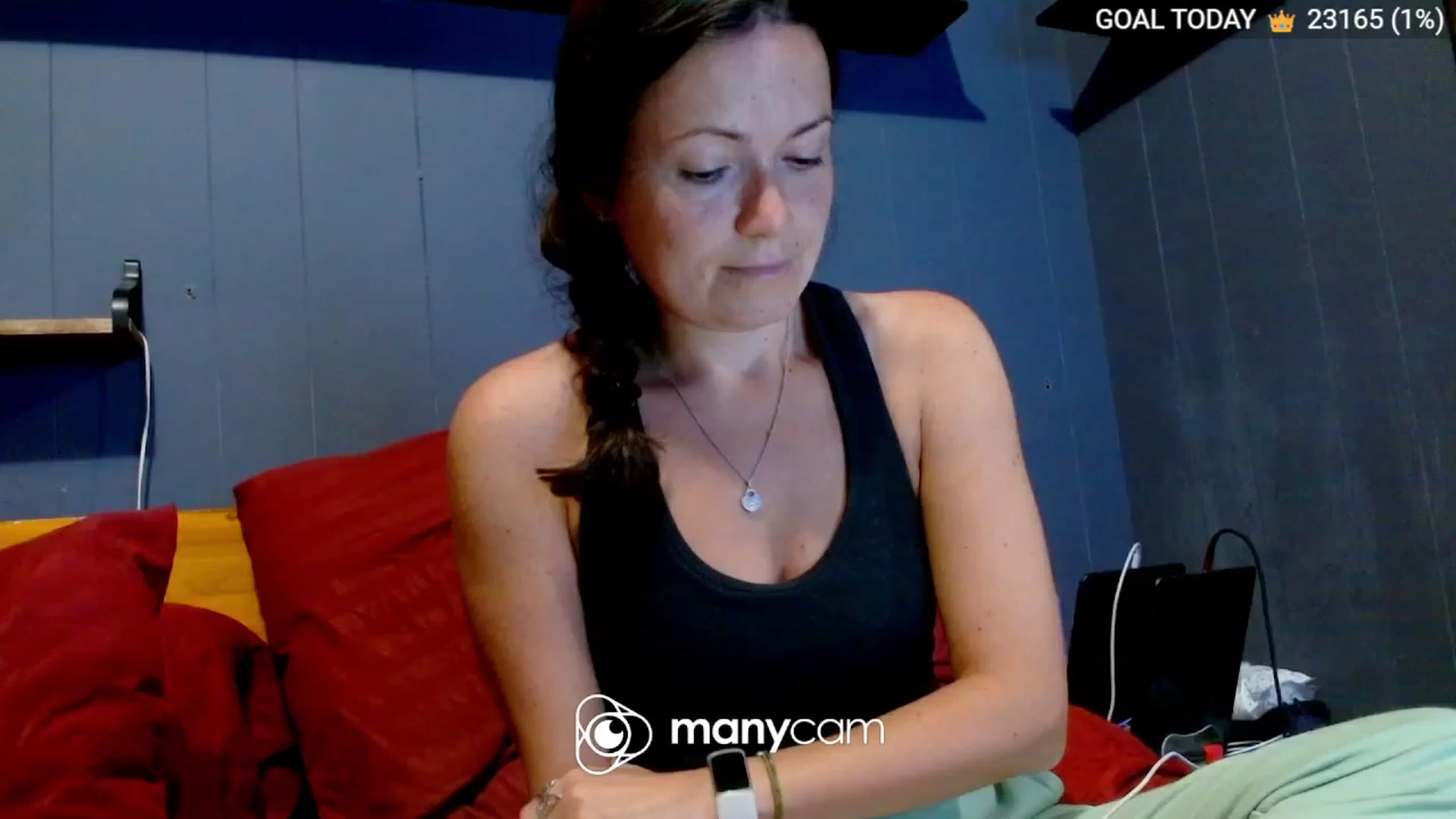 Gallery image thumbnail from BelllaRina's myfreecams stream on, 10/13/2023, 02:33 image 6 of 20