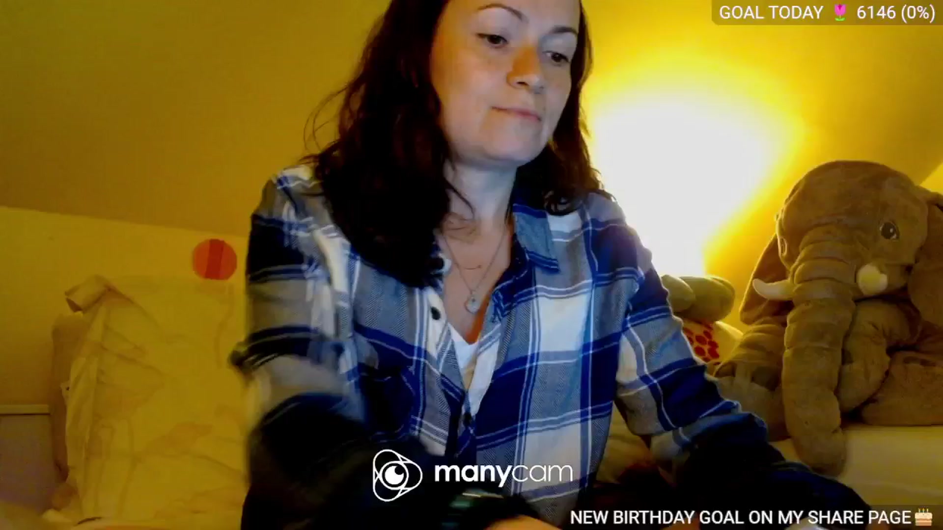 Gallery image thumbnail from BelllaRina's myfreecams stream on, 05/13/2024, 02:10 image 15 of 20