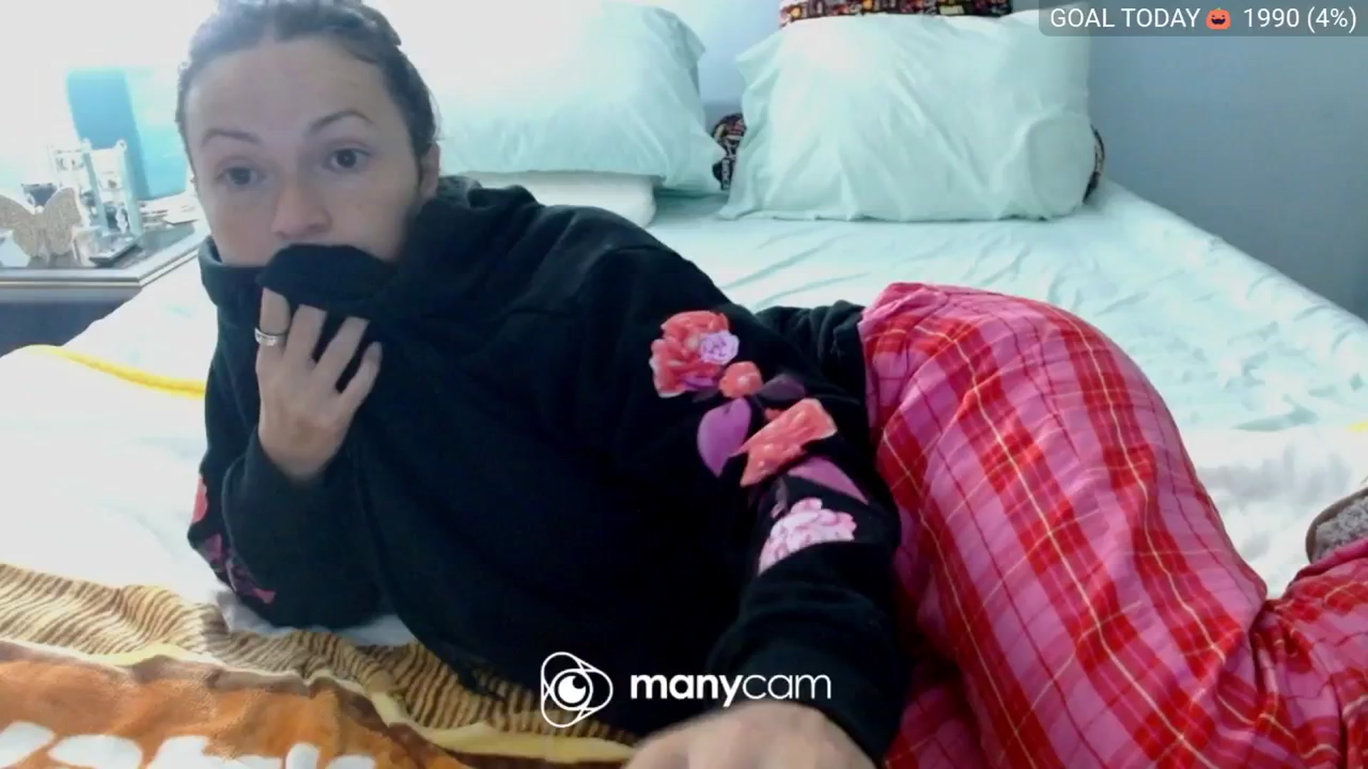 Gallery image thumbnail from BelllaRina's myfreecams stream on, 10/14/2025, 01:08 image 8 of 20
