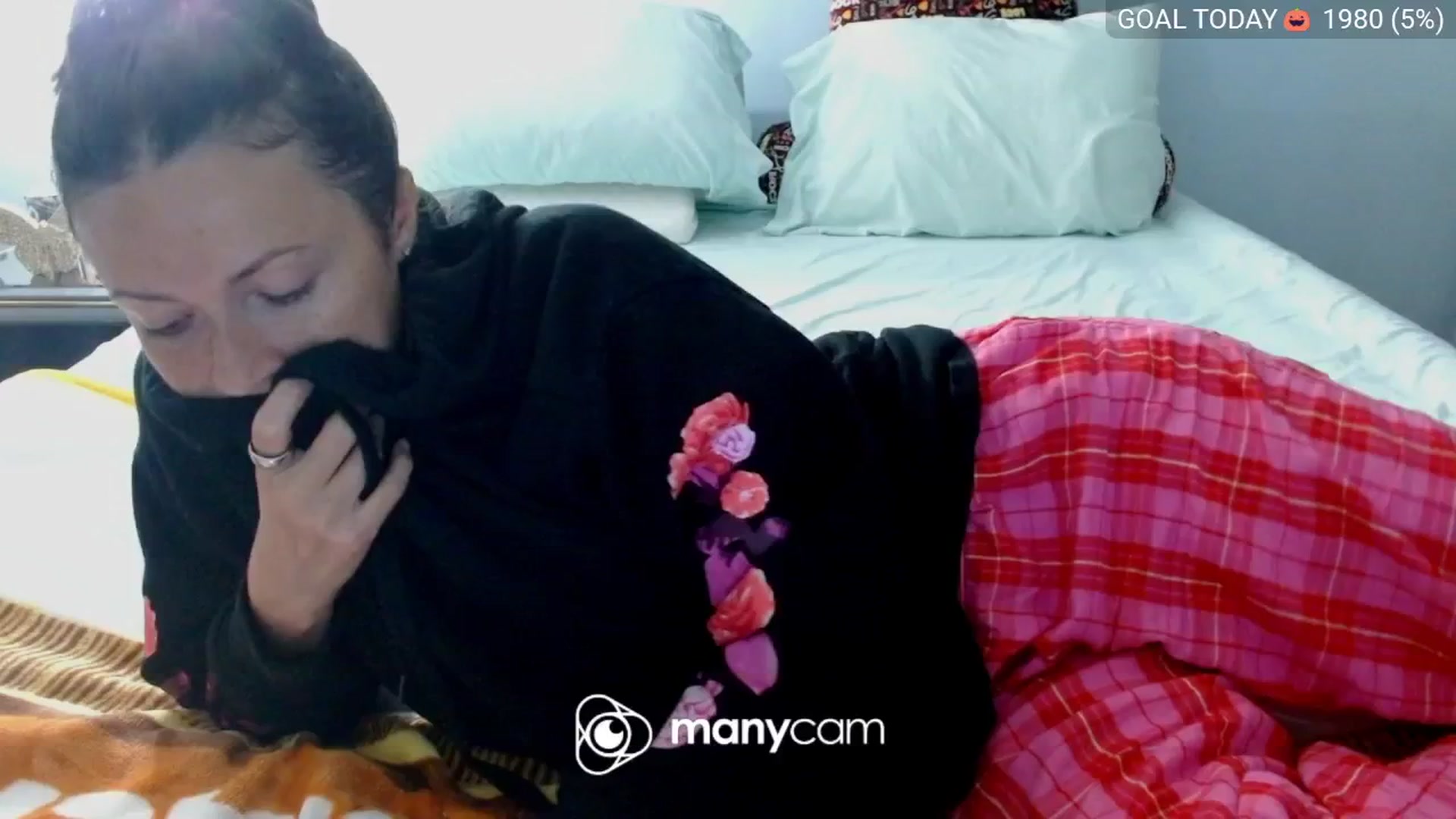Gallery image thumbnail from BelllaRina's myfreecams stream on, 10/14/2025, 01:08 image 16 of 20