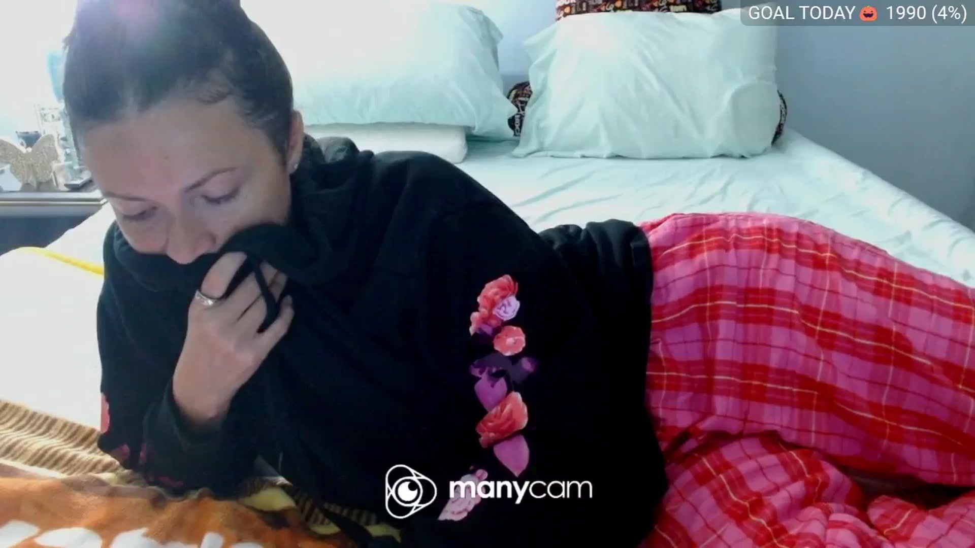 Gallery image thumbnail from BelllaRina's myfreecams stream on, 10/14/2025, 01:08 image 15 of 20