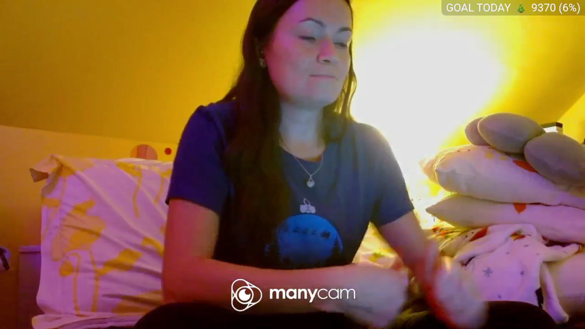 Gallery image thumbnail from BelllaRina's myfreecams stream on, 12/08/2025, 03:03 image 9 of 20