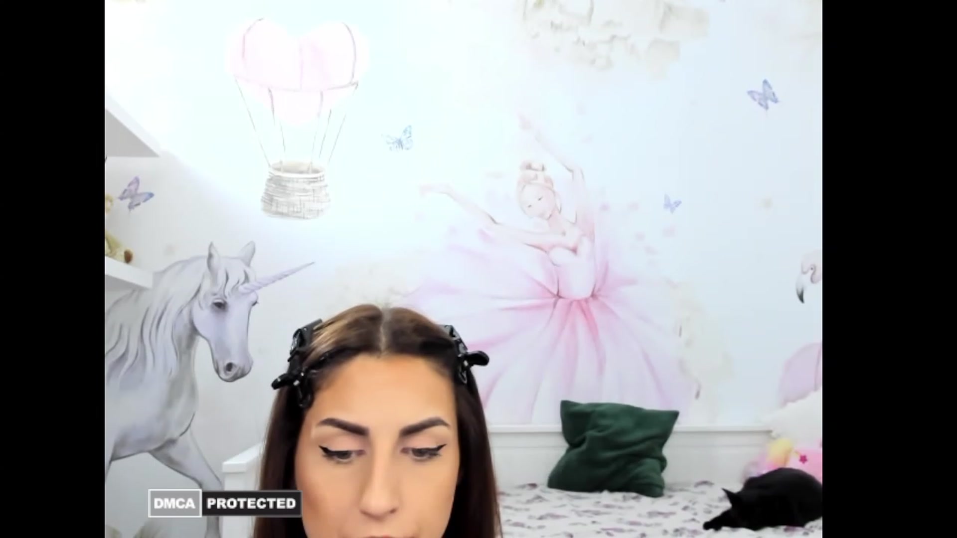 Gallery image thumbnail from BelovedKhlloe's myfreecams stream on, 11/26/2022, 21:03 image 2 of 20